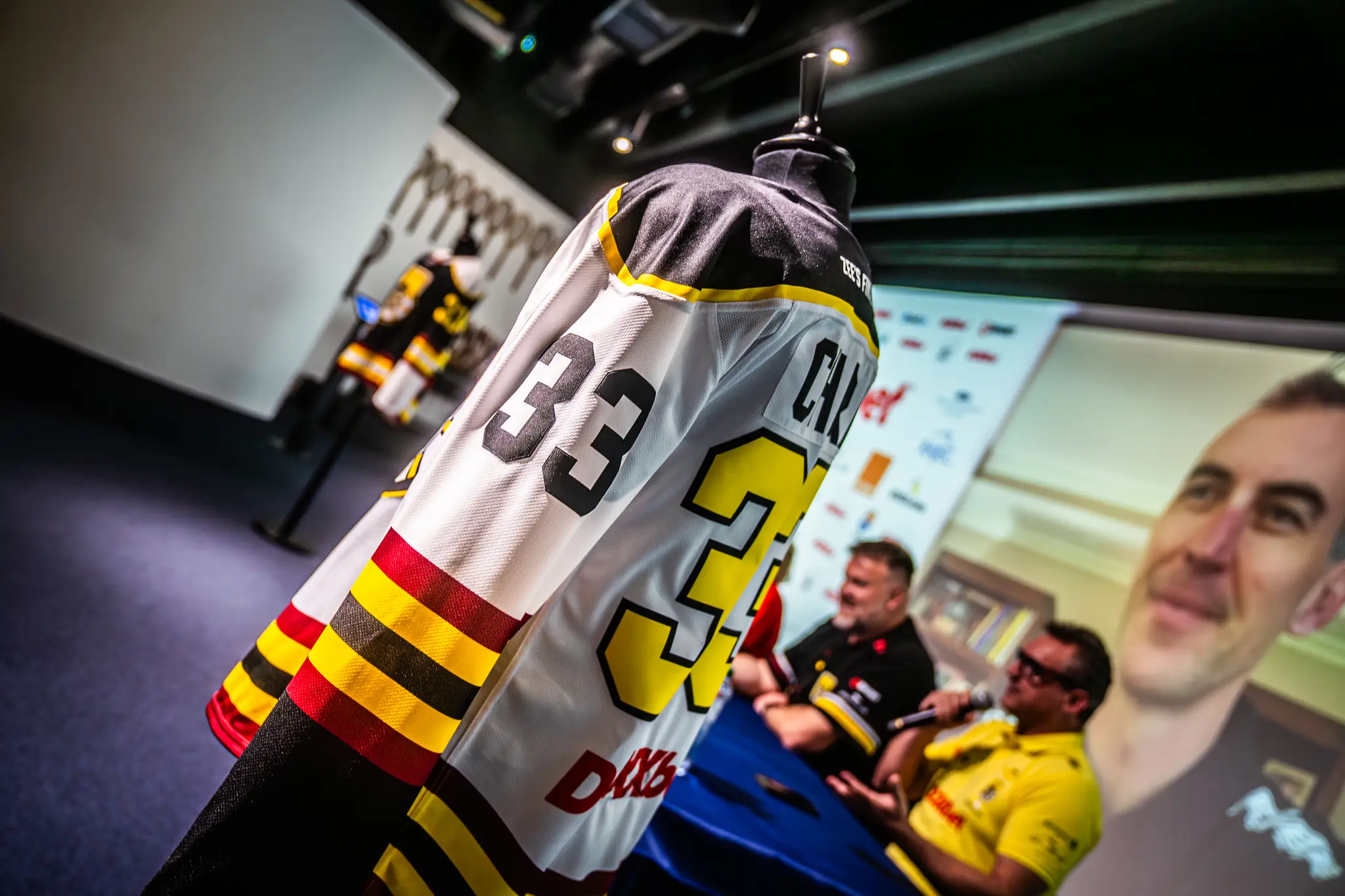Chára mení dres a prináša hviezdnu exhibíciu do Trenčína