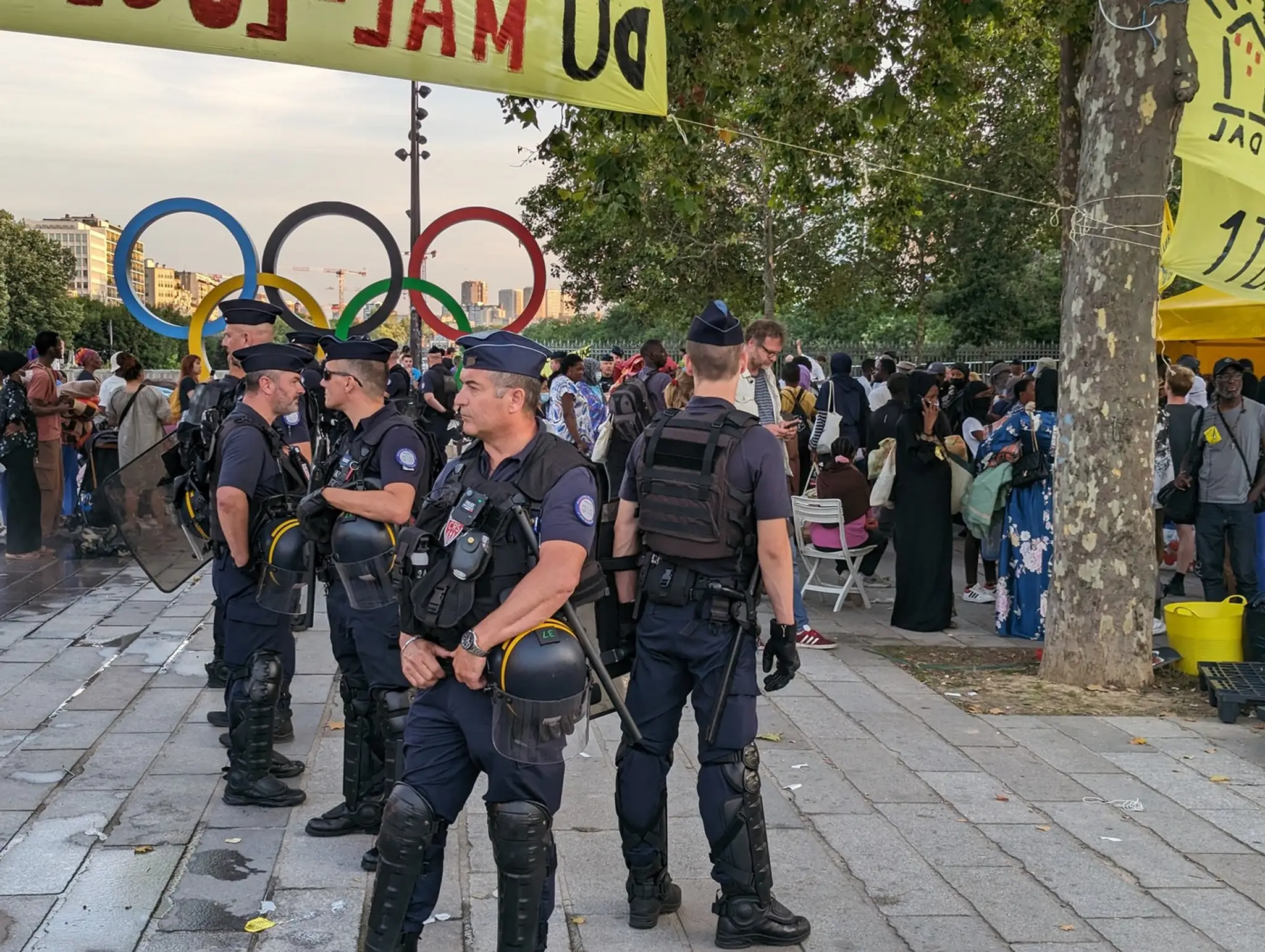 Polícia bola počas parížskych hier neustále v pozore.