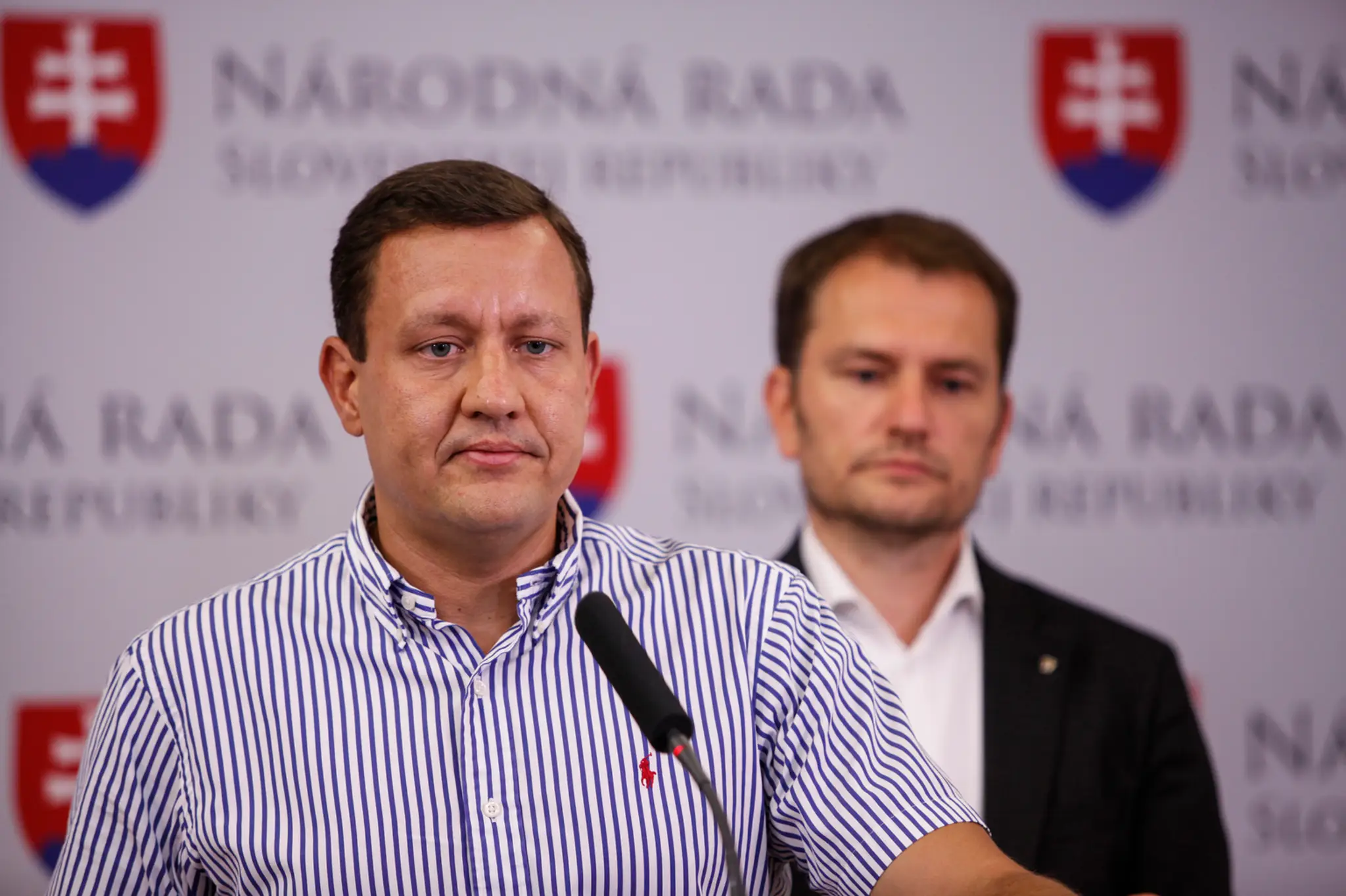 Na snímke nezaradený poslanec Národnej rady SR Daniel Lipšic (vľavo) a líder opozičného hnutia OĽANO  Igor Matovič (vpravo)