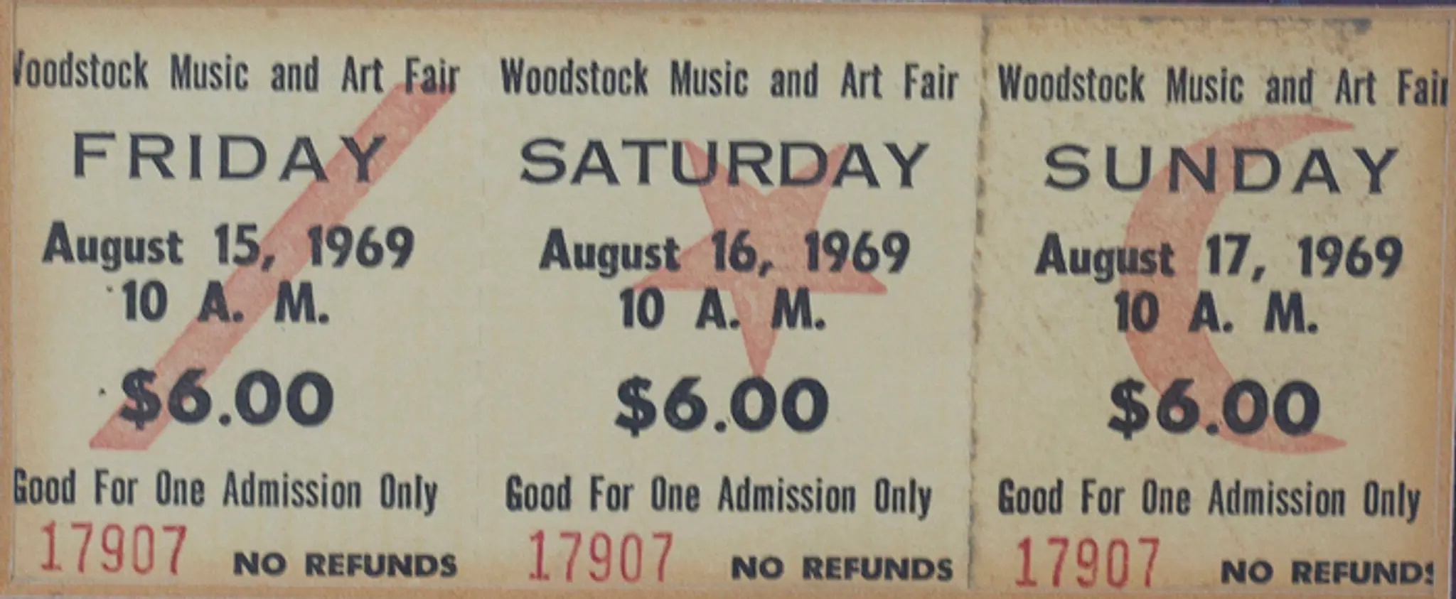 Pôvodné vstupenky na hudobný festival Woodstock od Charlesa Vestranda. 