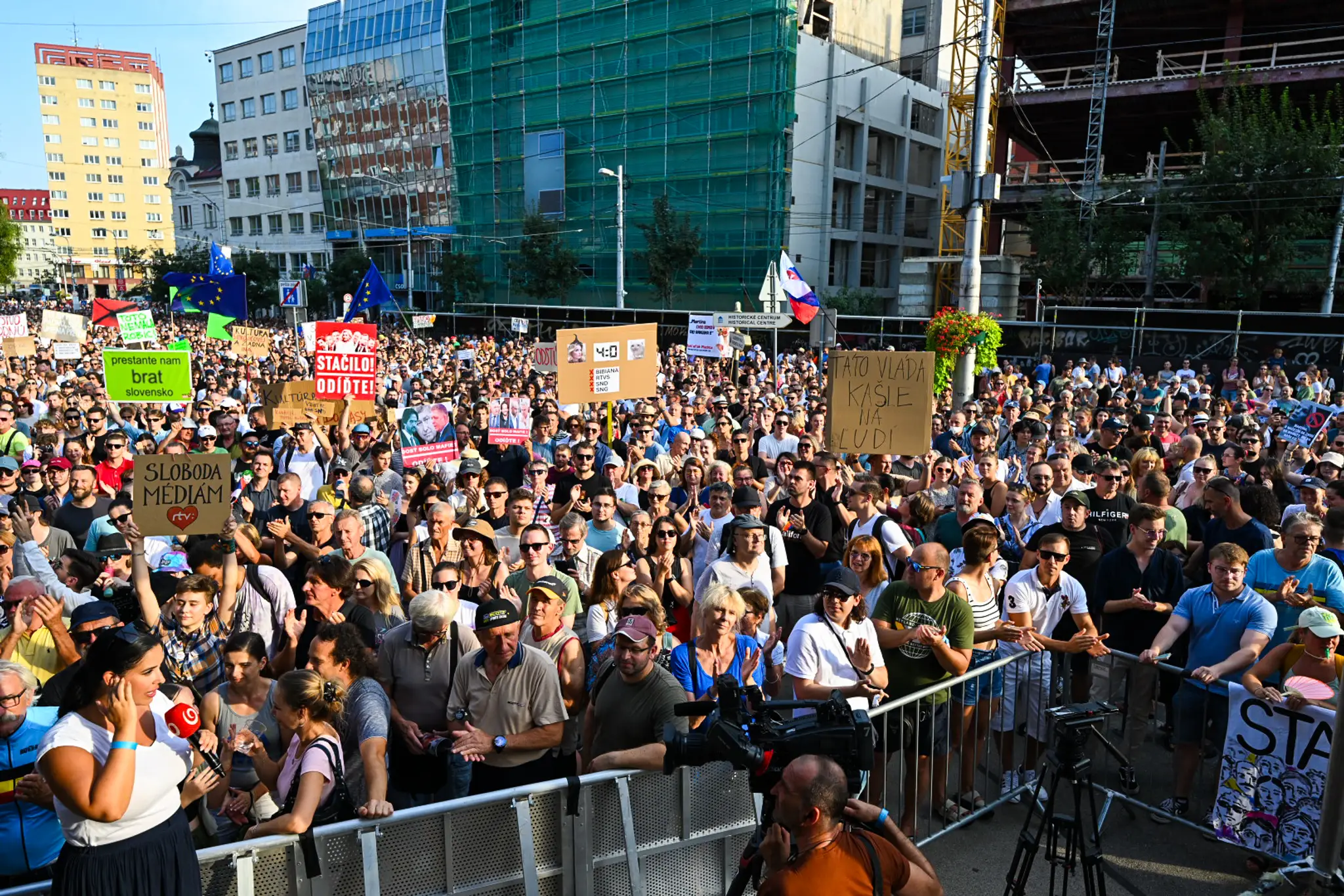 Protest na SNP pre kroky ministerky kultúry a ministra spravodlivosti.