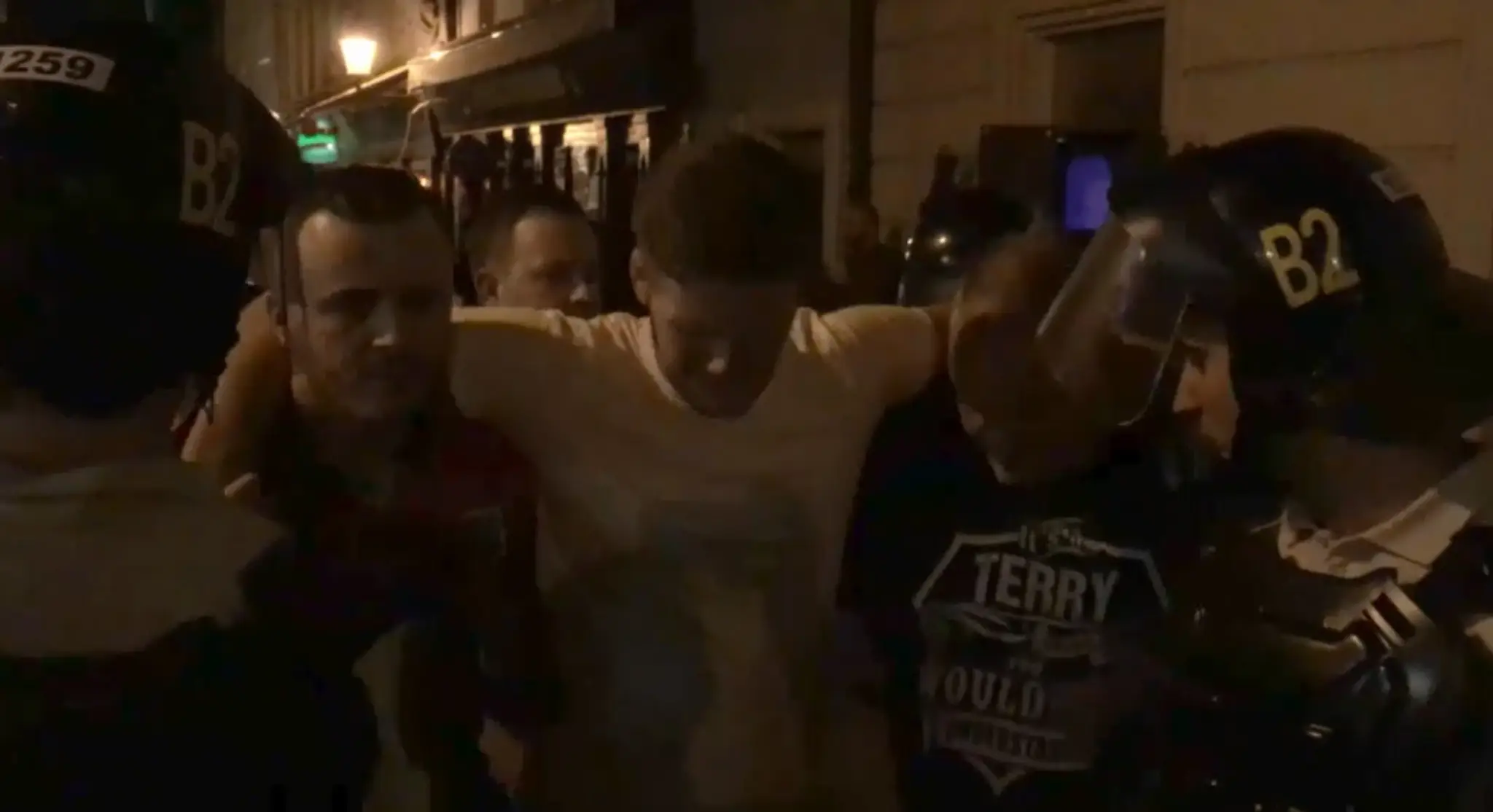 V Bratislave niekoľkokrát tiekla krv. Anglickí fanúšikovia boli ako odtrhnutí z reťaze
