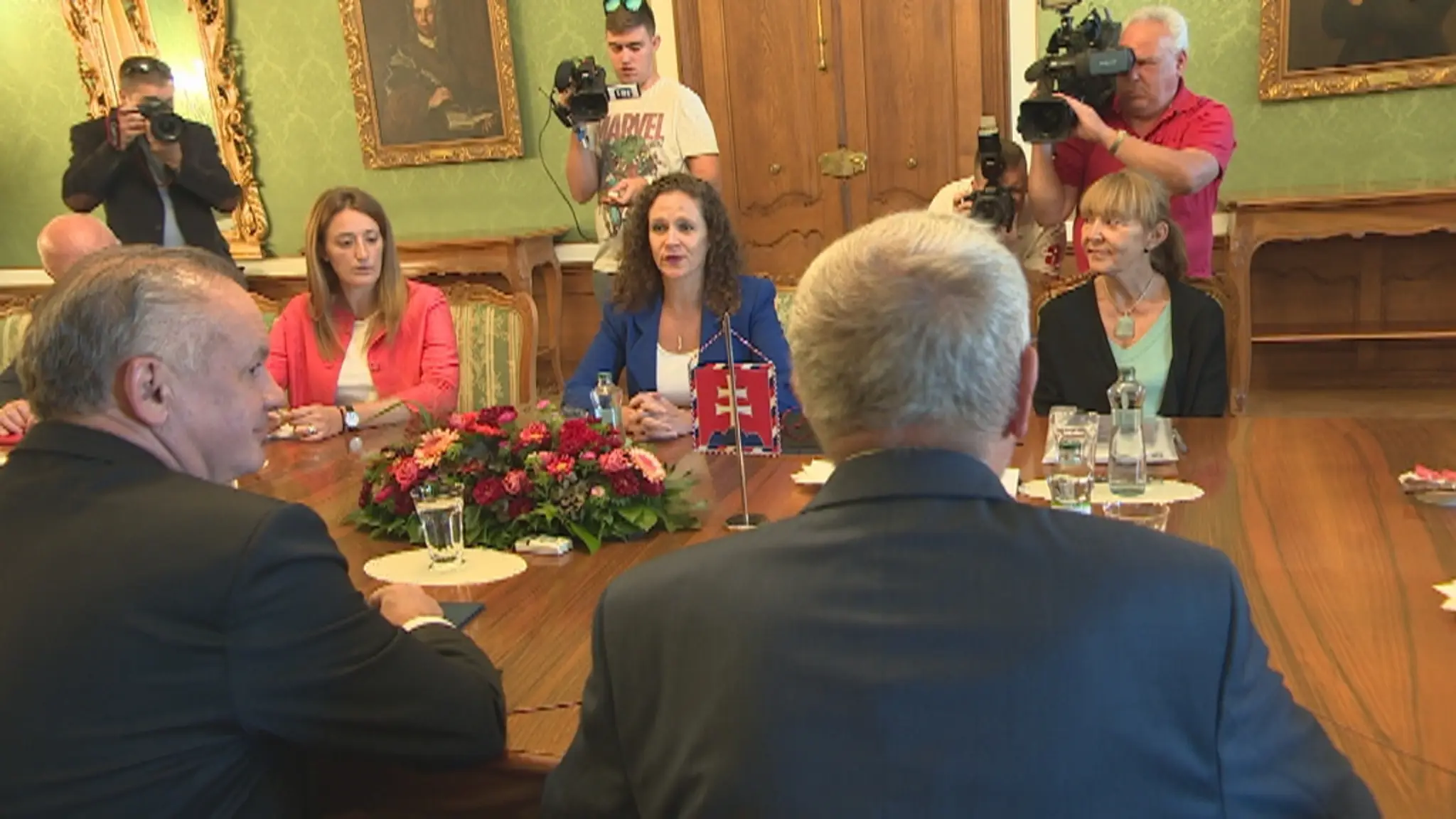 Europoslanci.