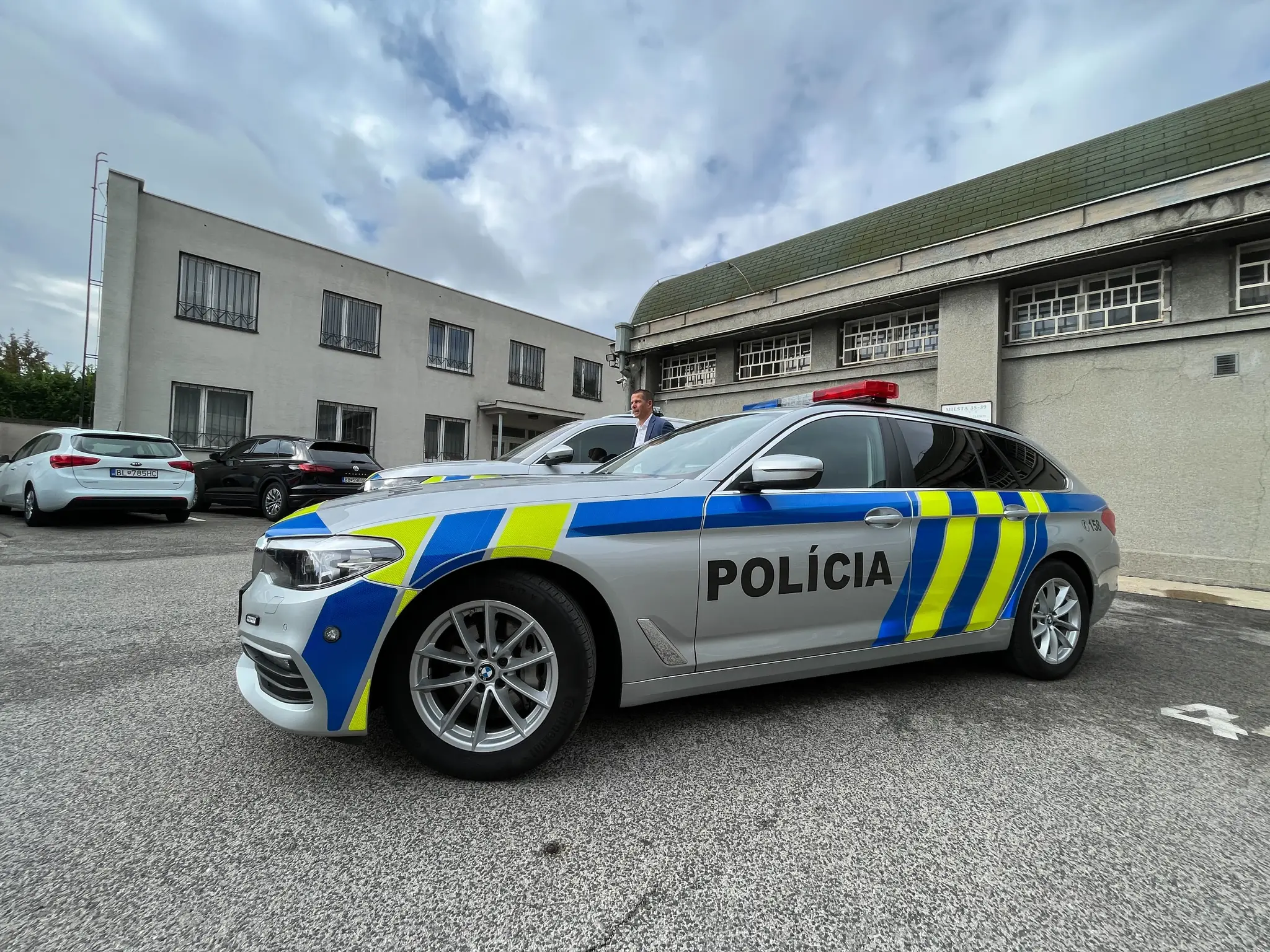 Nové policajné autá.