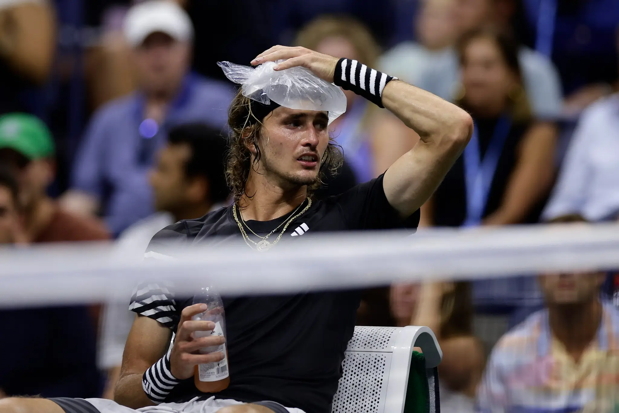 Alexander Zverev počas zápasu s Jannikom Sinnerom