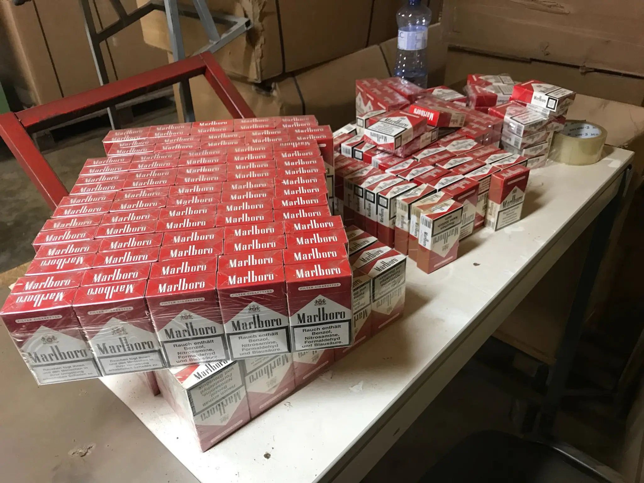 Nelegálna výrobňa cigariet