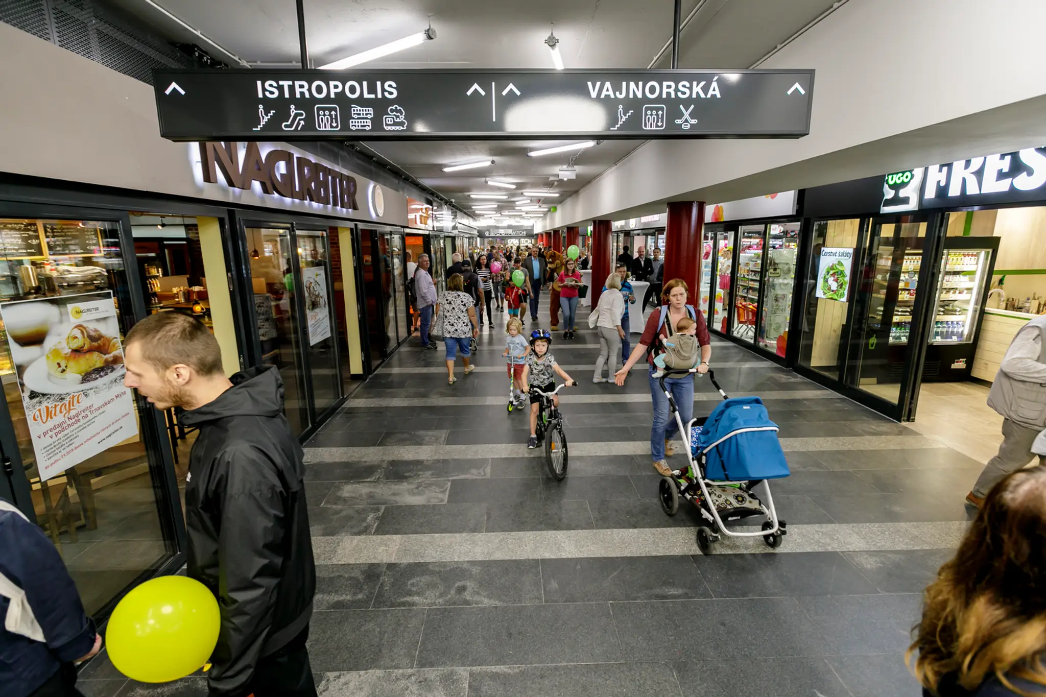 Na snímke oficiálne otvorenie podchodu na Trnavskom mýte