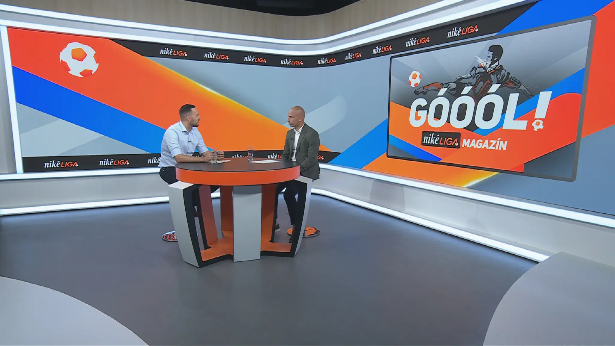 Sprava expert Juraj Piroska a moderátor Andrej Zvolenský.