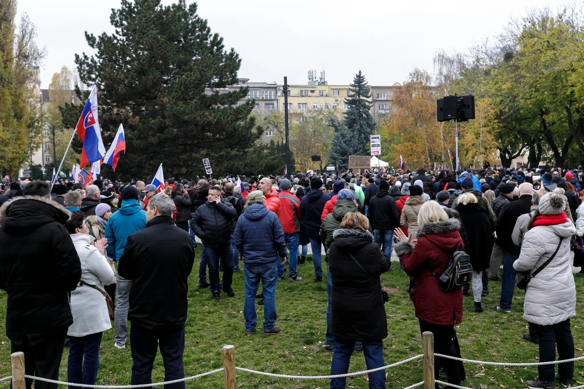 Zhromaždenie na Šafárikovom námestí zvolali prívrženci strany Republika.