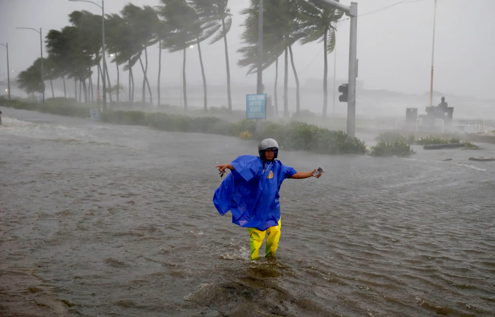 Supertajfún Mangkhut zasiahol Filipíny