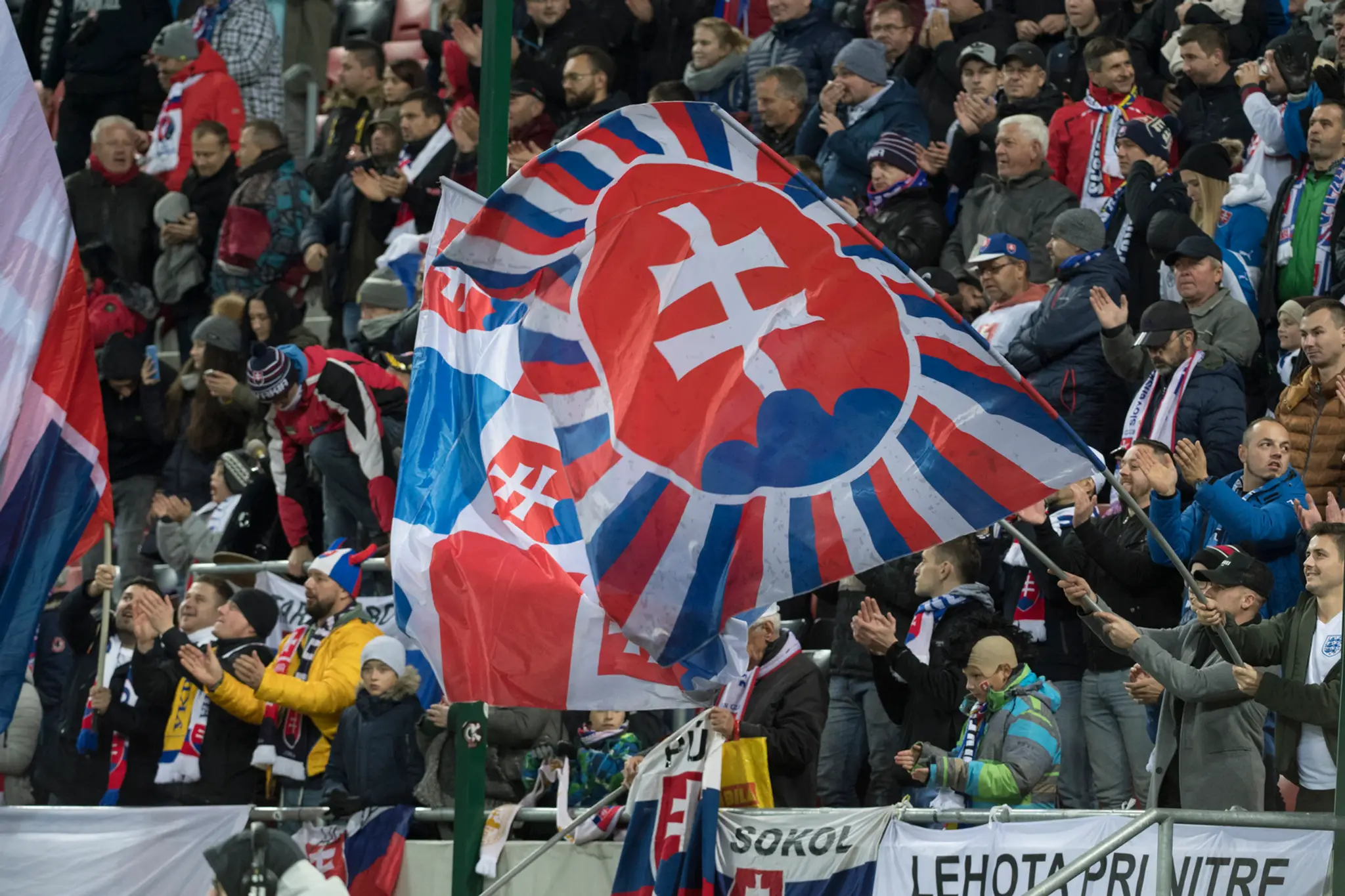 Slovenskí fanúšikovia v dueli Ligy národov proti Ukrajine.