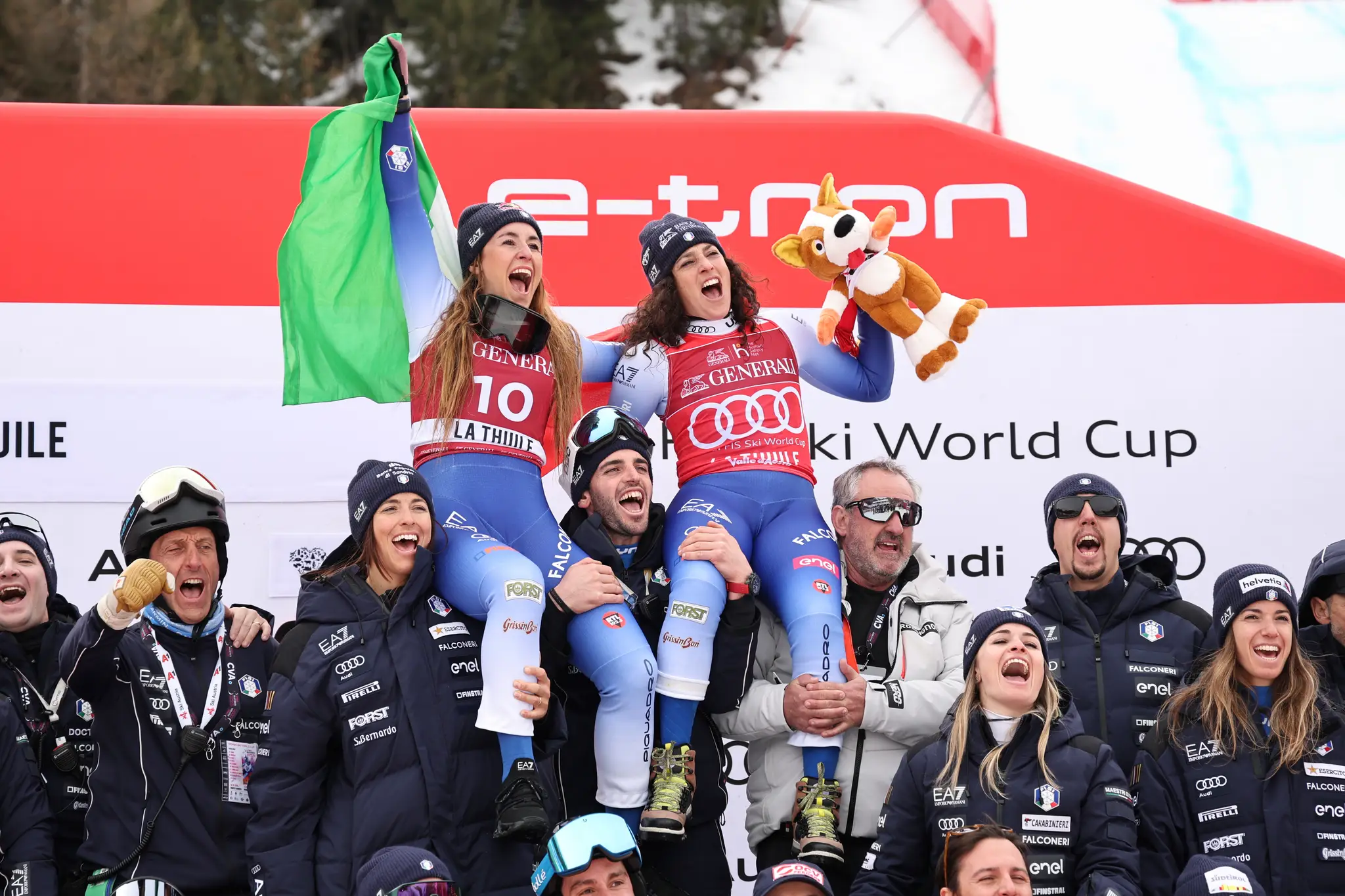 Federica Brignonenová s kolegyňou Sofiou Goggiovou