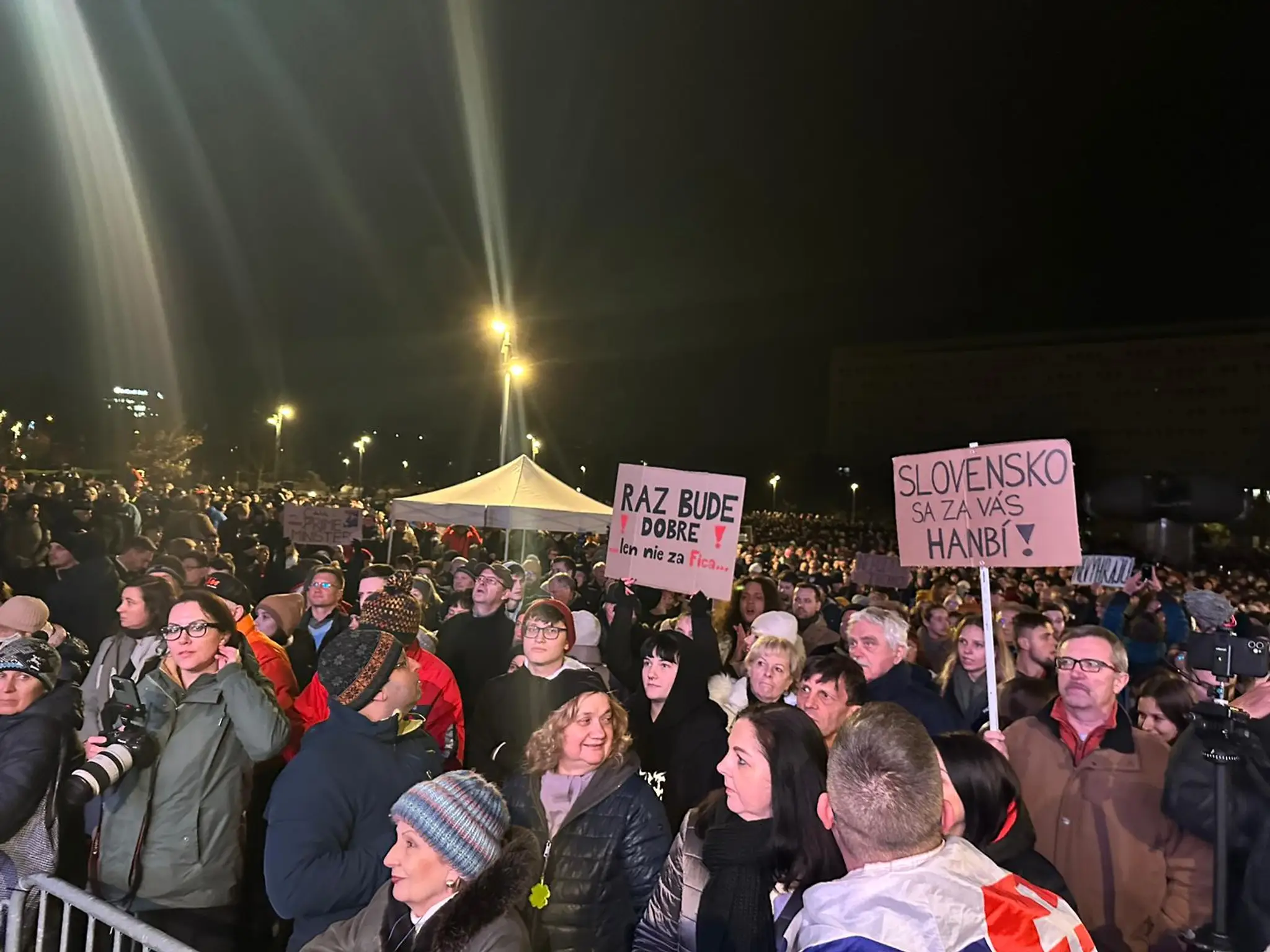 Na protest prišli tisícky ľudí.