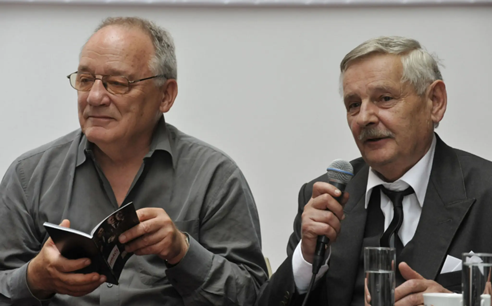 Režisér Ľubomír Vajdička a Juraj Slezáček (2010).