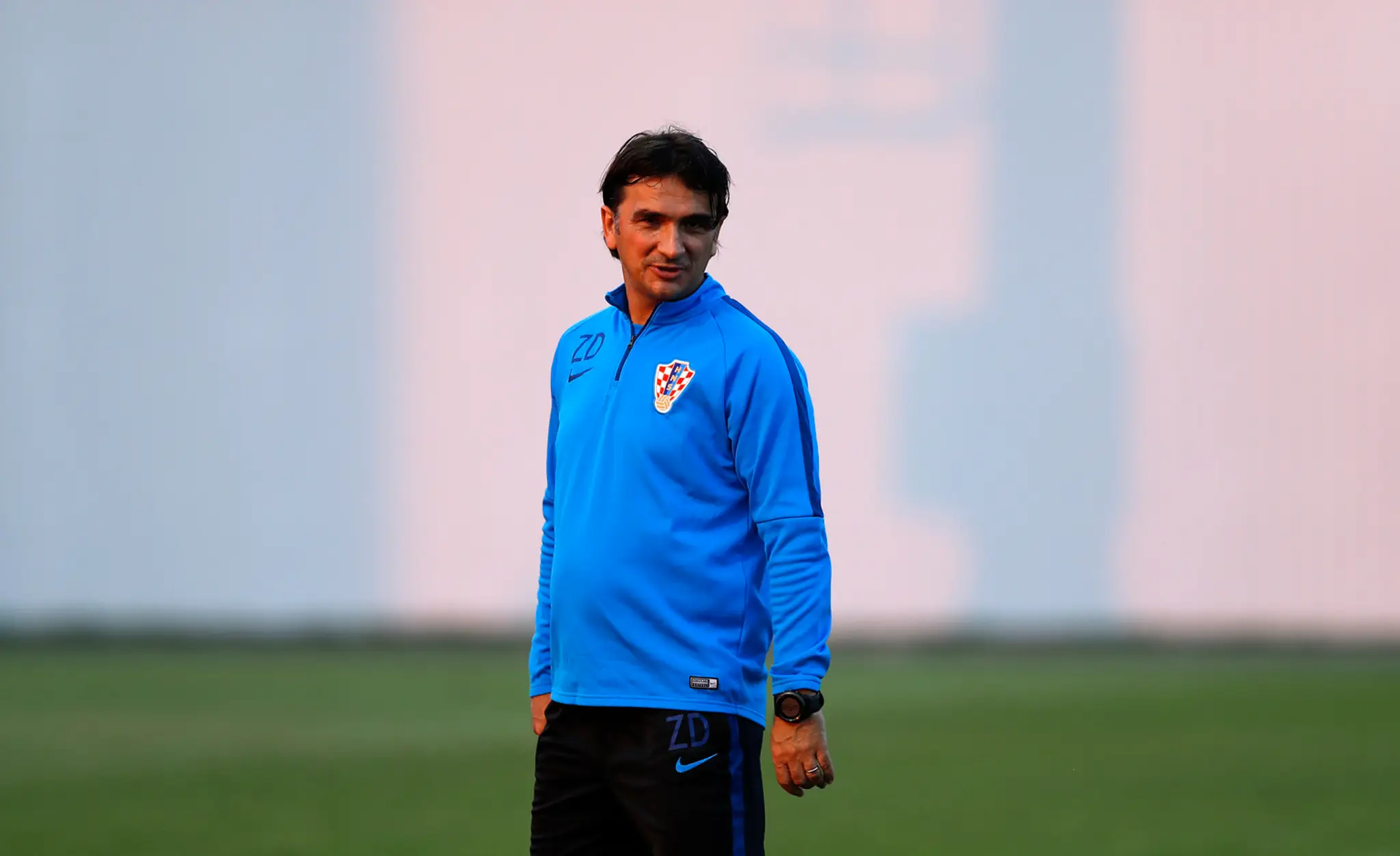 Kouč Chorvátov Zlatko Dalič na rozcvičke pred štvrťfinále MS 2018.