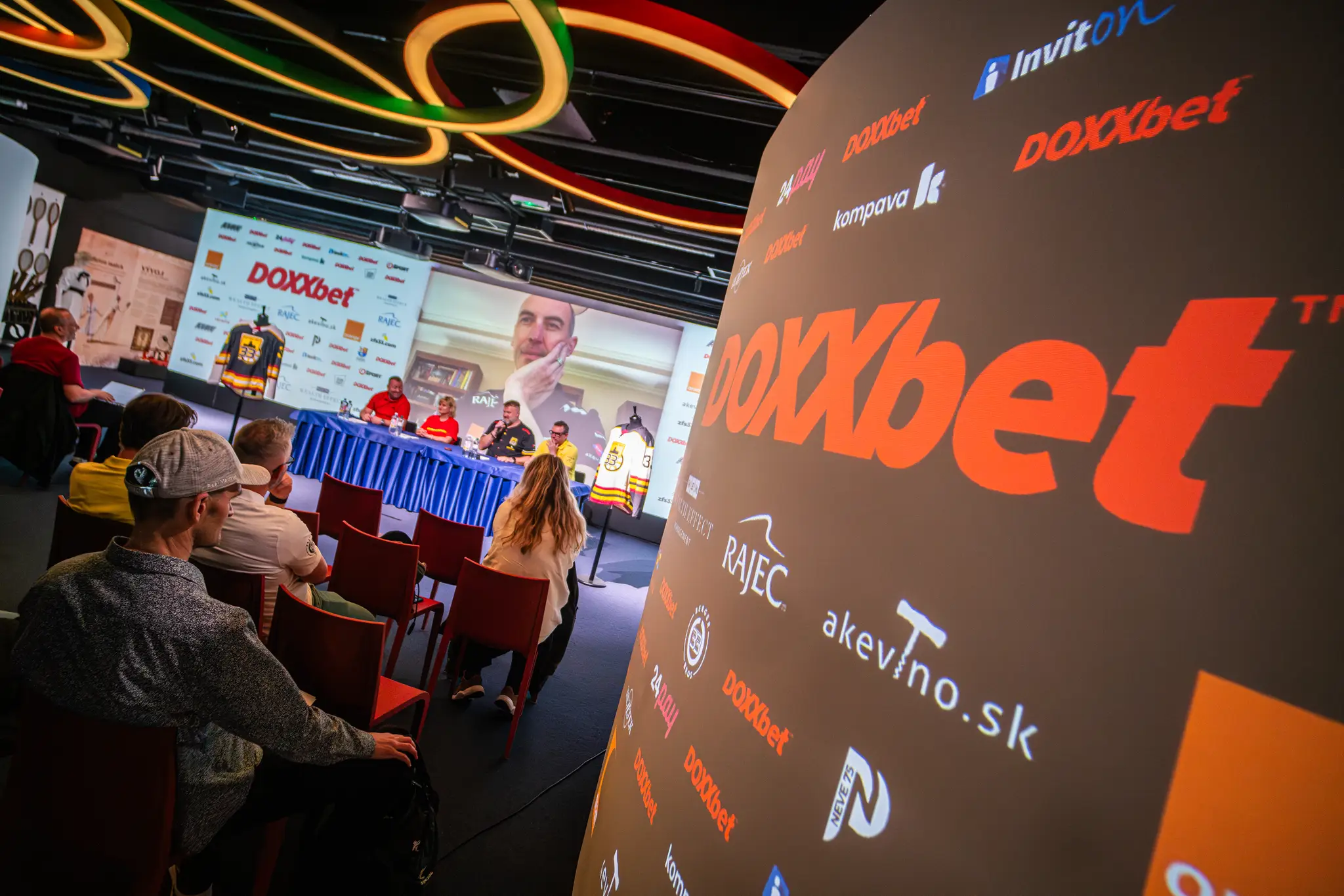 Chára mení dres a prináša hviezdnu exhibíciu do Trenčína