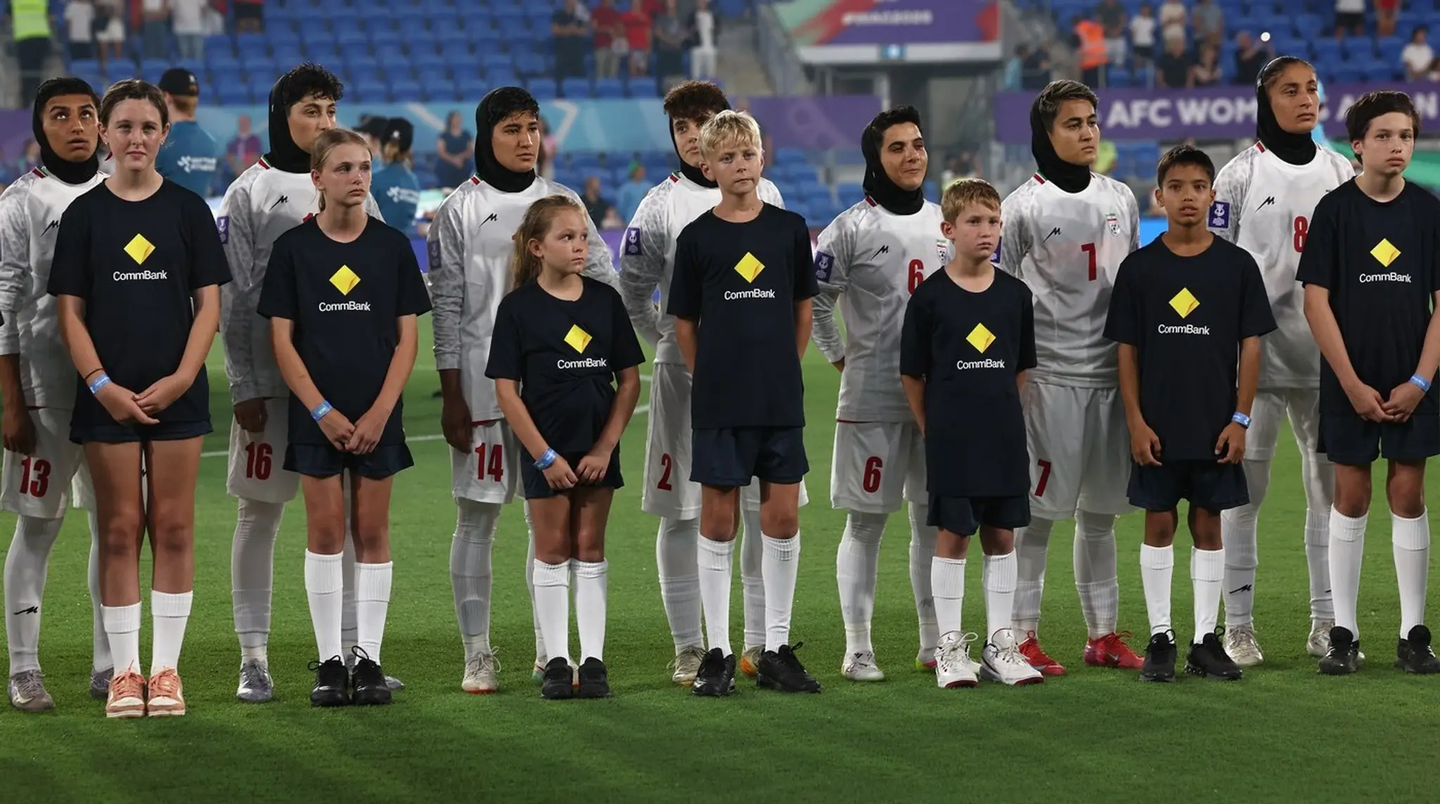 Tichý protest iránskych futbalistiek.