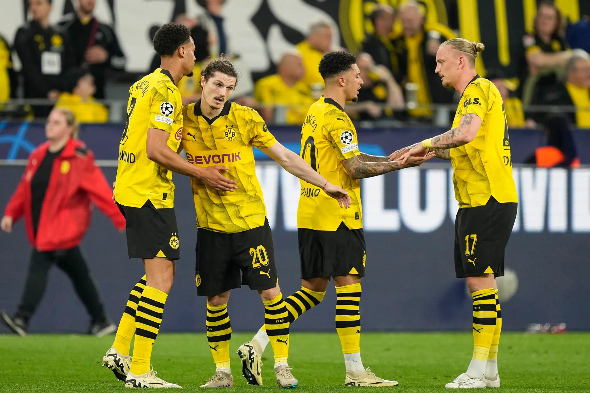 Dortmund si do odvety vezie náskok. 