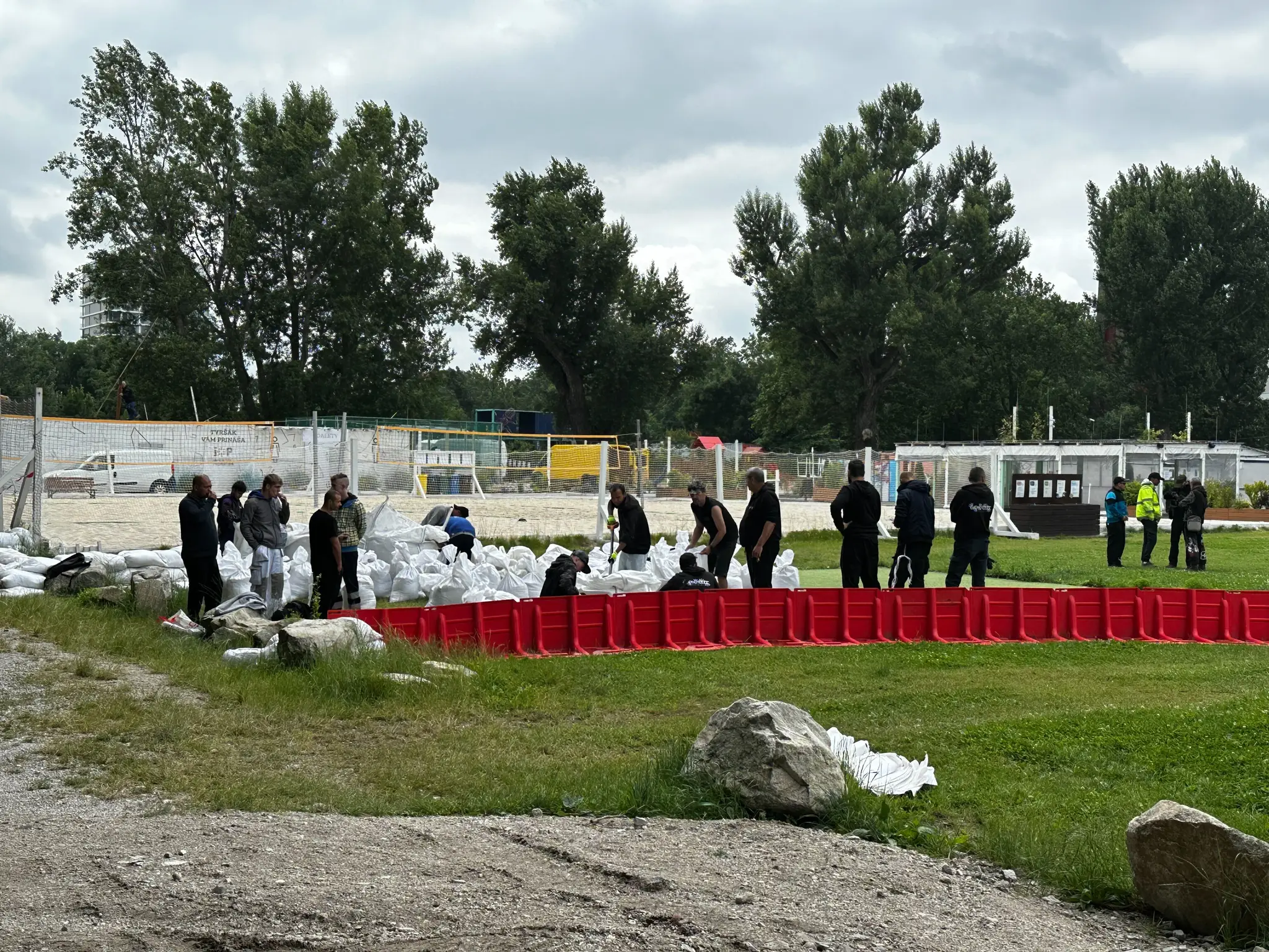 Hladina Dunaja pri Tyršovom nábreží.