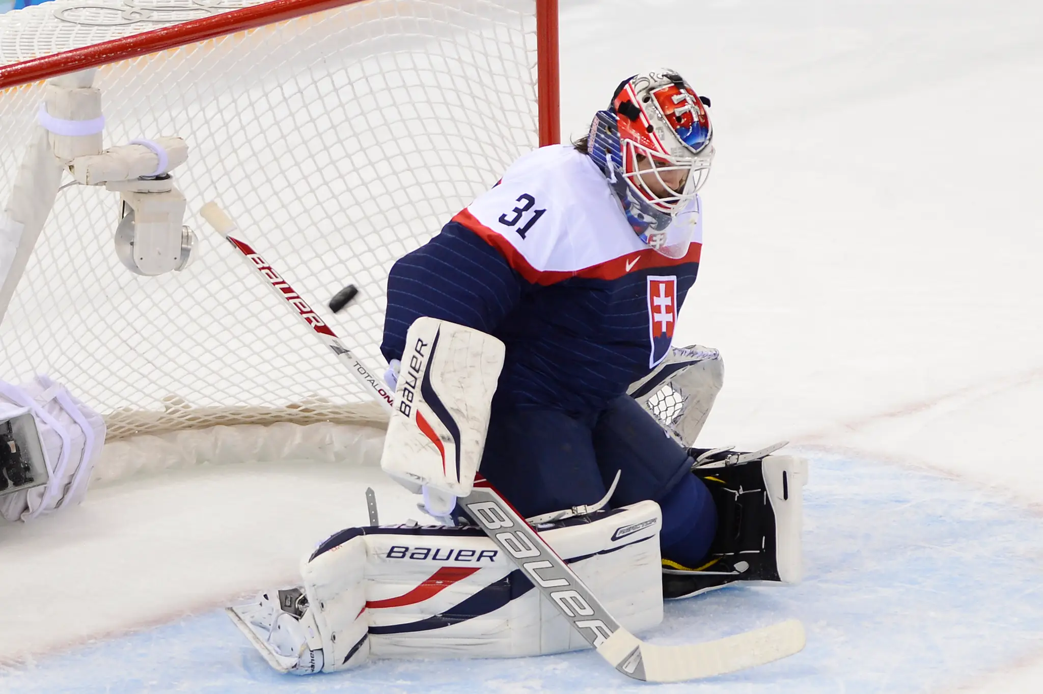 Peter Budaj v drese slovenskej reprezentácie na ZOH v Soči.