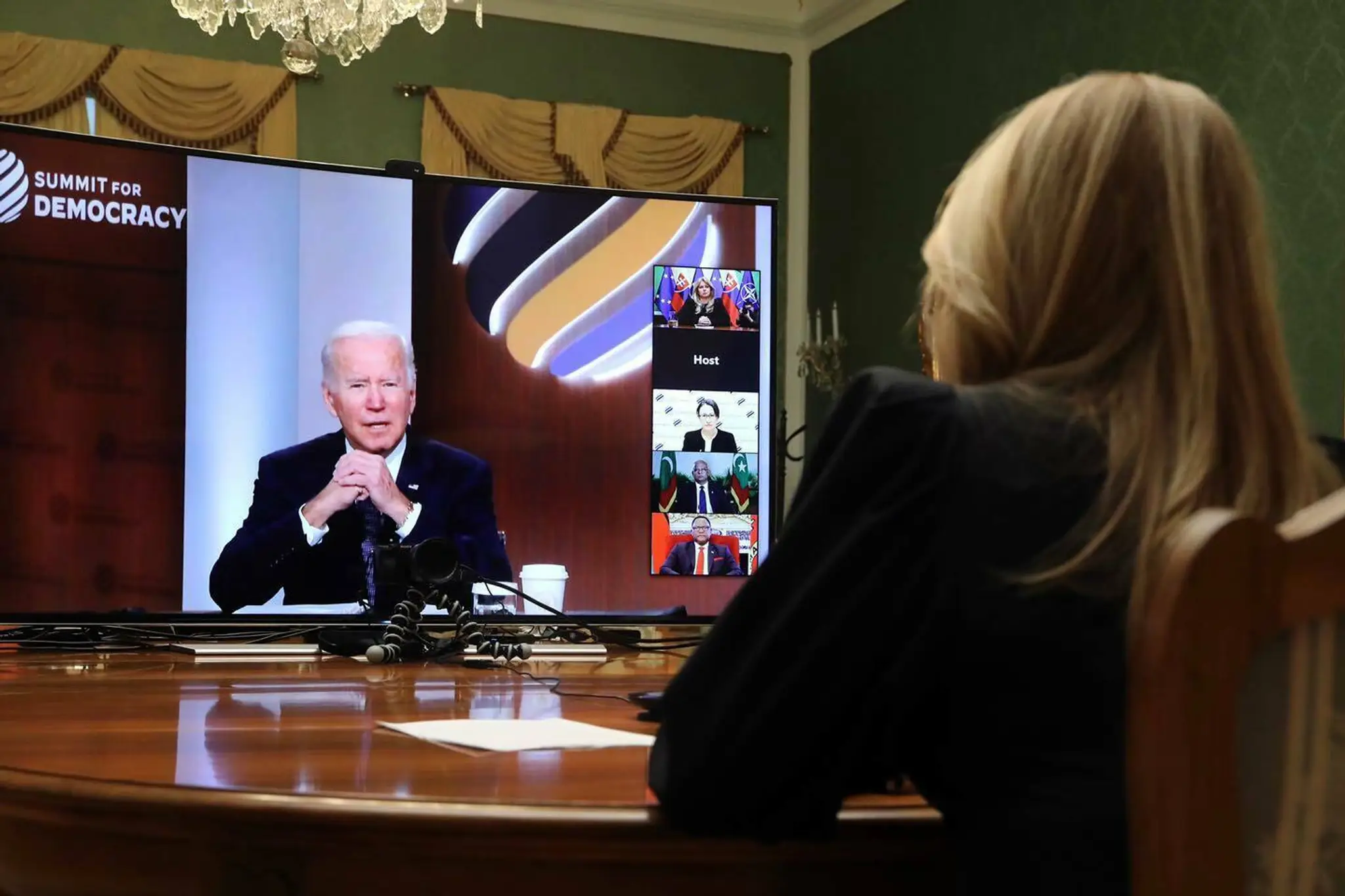 Zuzana Čaputová na online summite s prezidentom Bidenom
