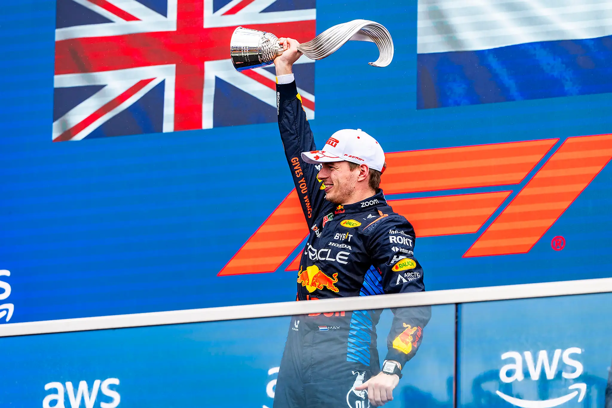 Holanďan Max Verstappen a Red Bull oslavovali v Kanade ďalšie víťazstvo.