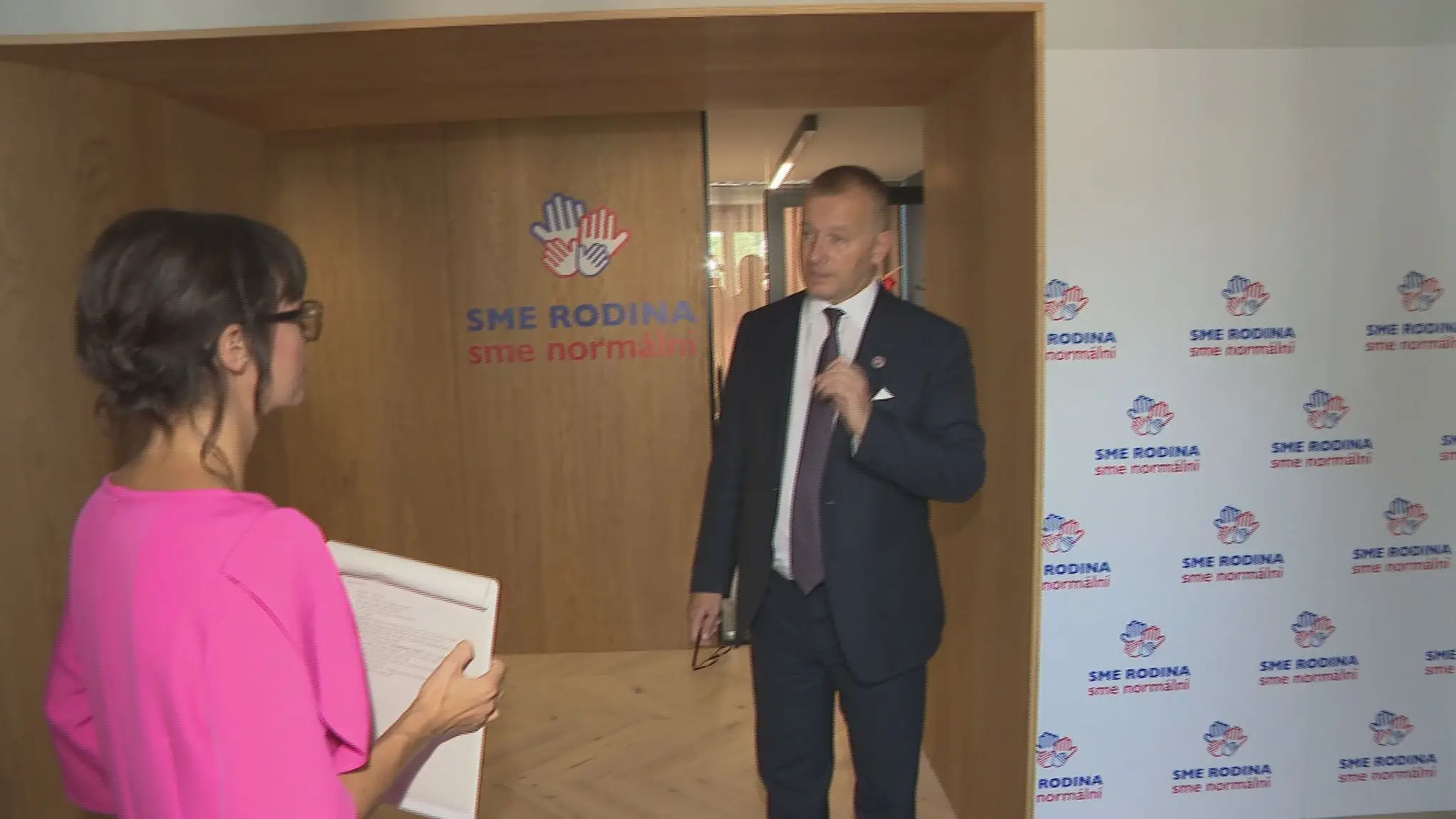 Seriál #ktokandiduje.