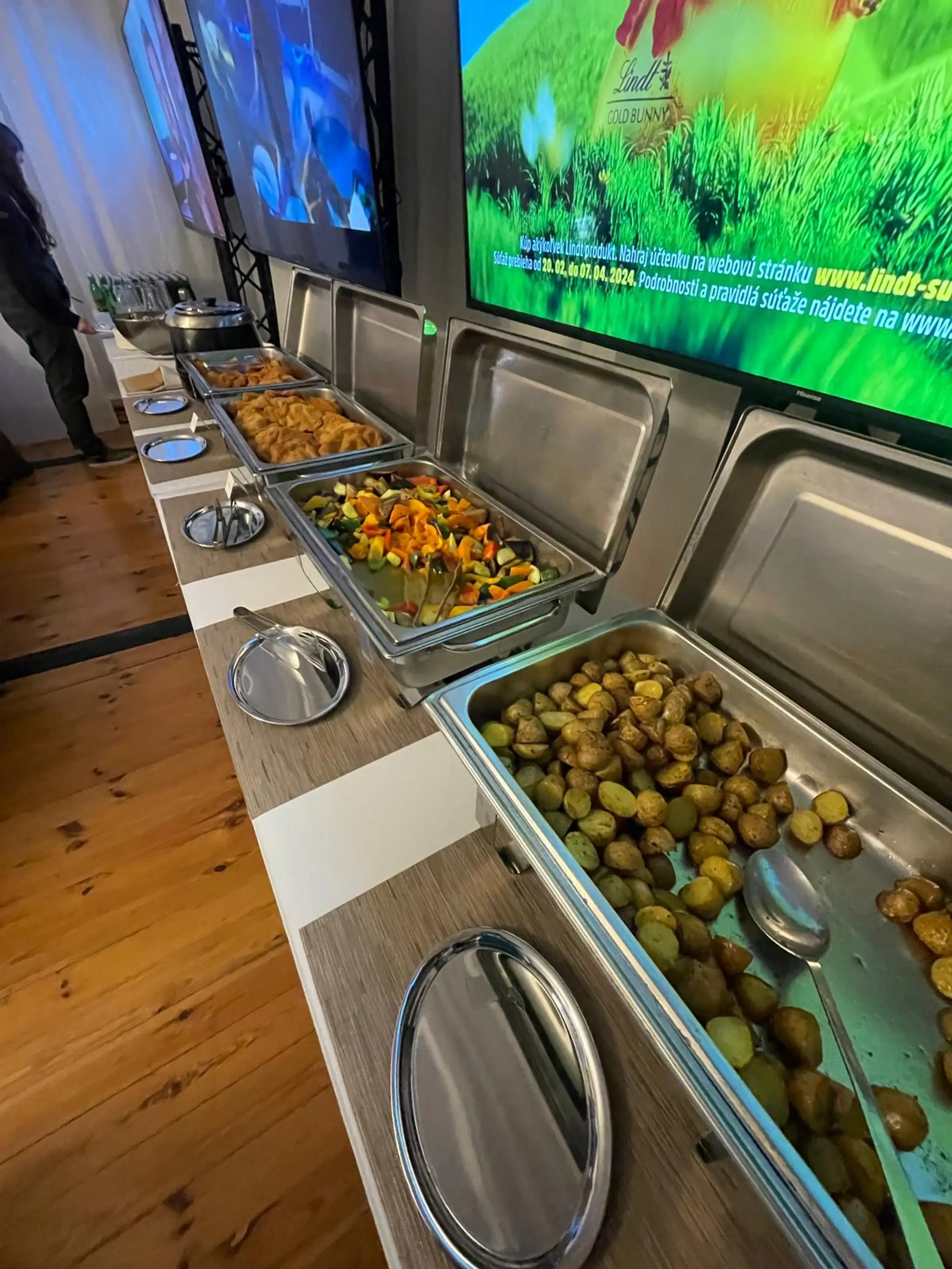 Catering v centrále Petra Pellegriniho