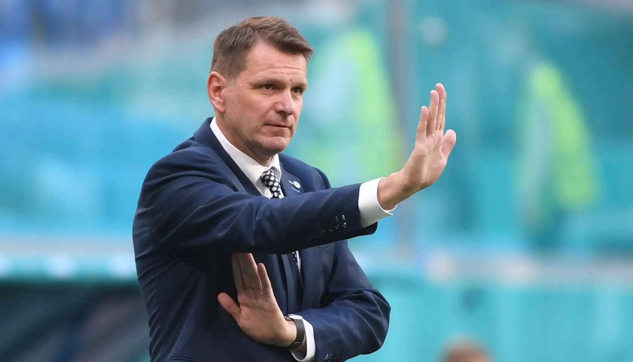 Na snímke tréner slovenskej futbalovej reprezentácie Štefan Tarkovič počas zápasu Švédsko - Slovensko.