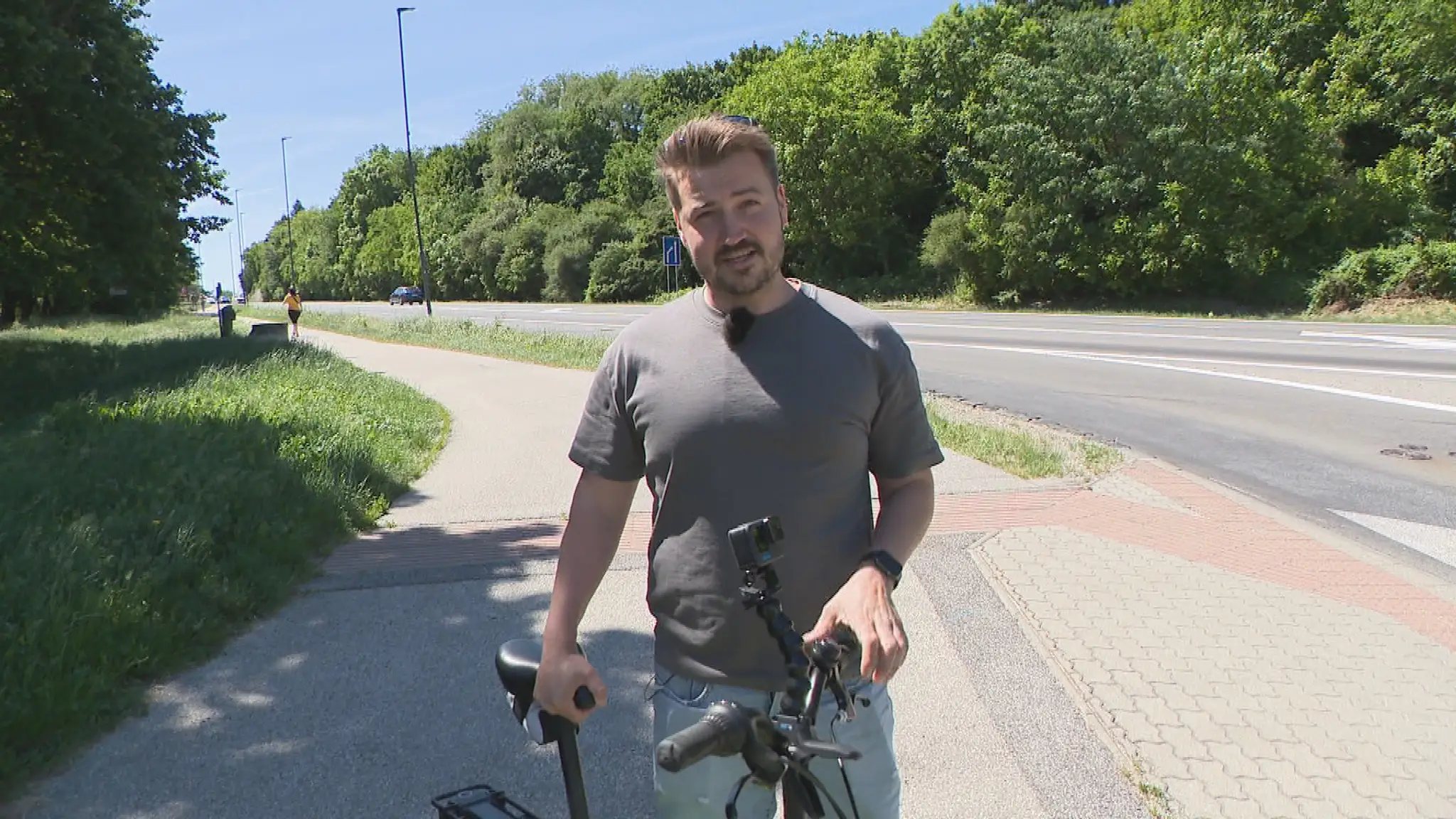 Pali Borkovič bicyklom po Bratislave