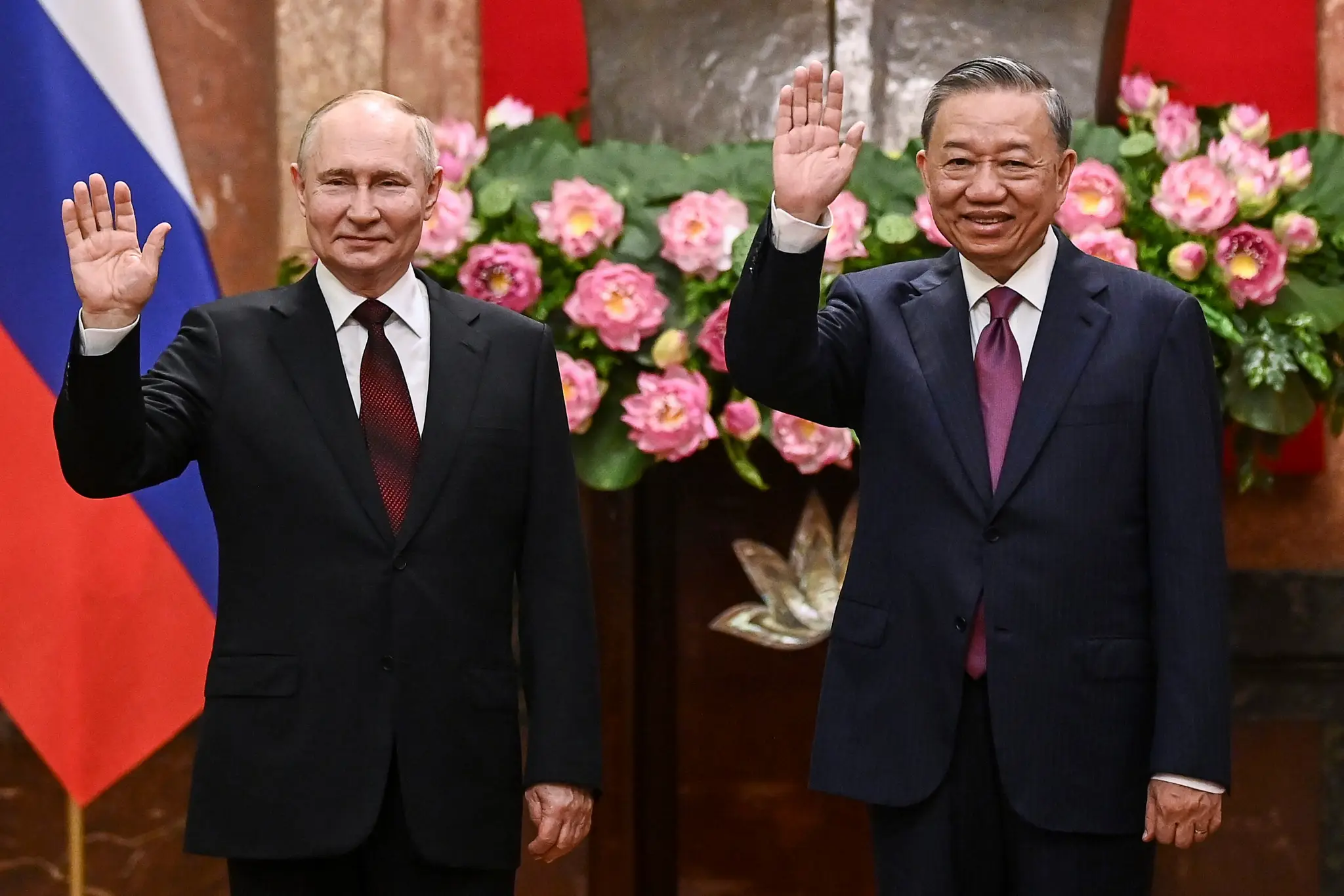 Ruský prezident Vladimir Putin a vietnamský prezident To Lam.