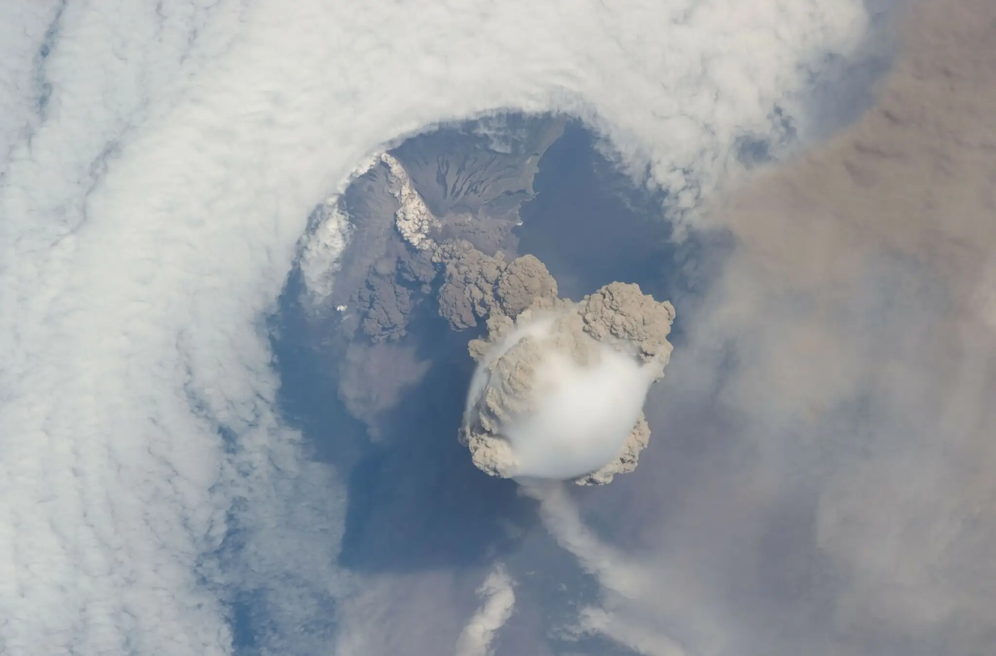 Kurilské ostrovy - Snímka z Medzinárodnej vesmírnej stanice (ISS)