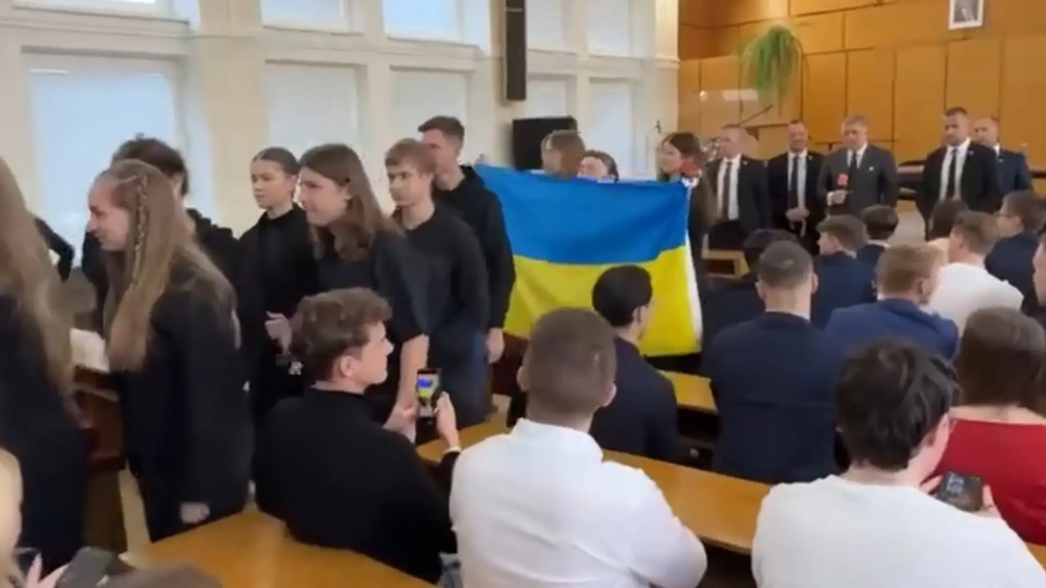 Študenti odišli z prednášky premiéra Fica
