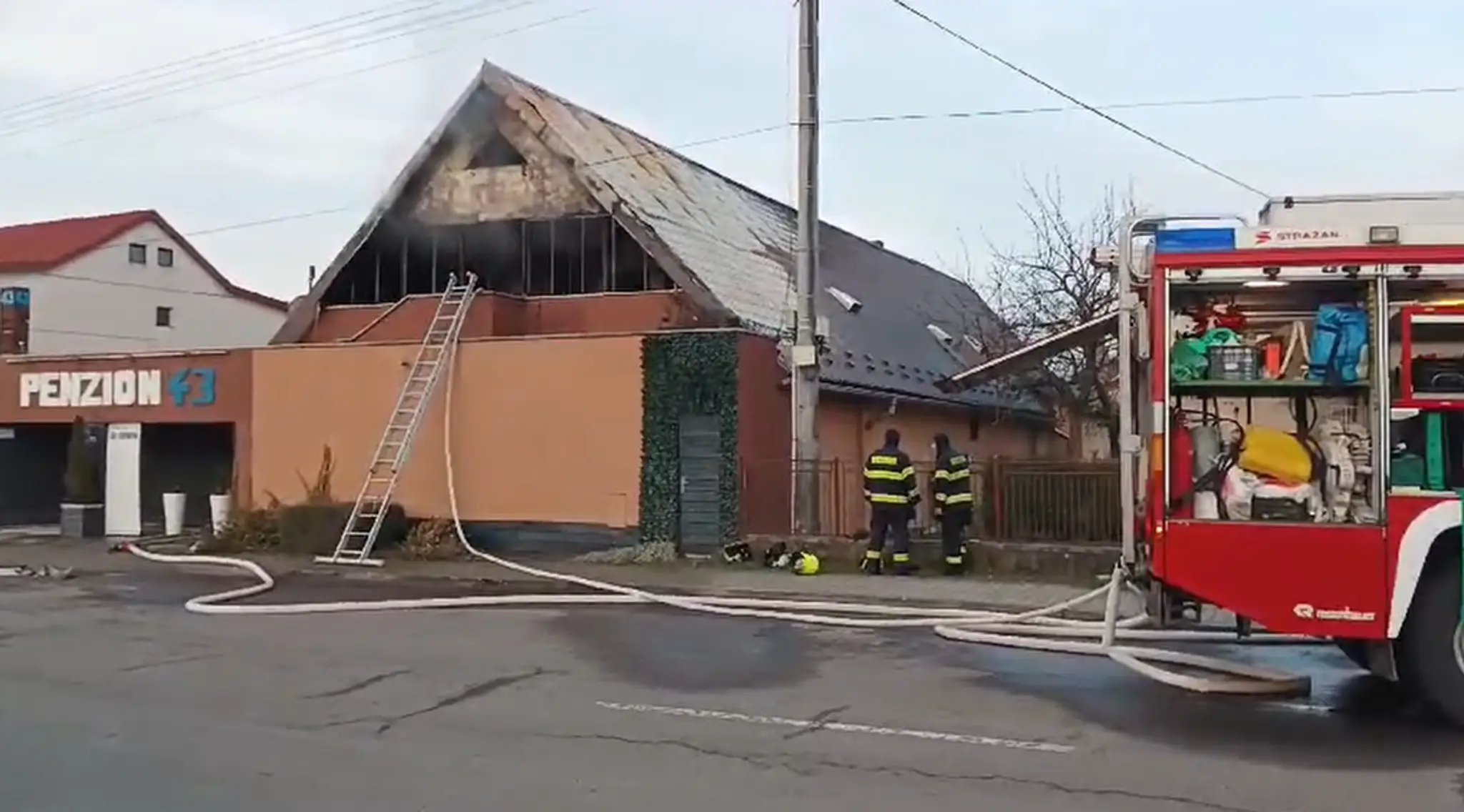 Tragický požiar v penzióne v Sobranciach.