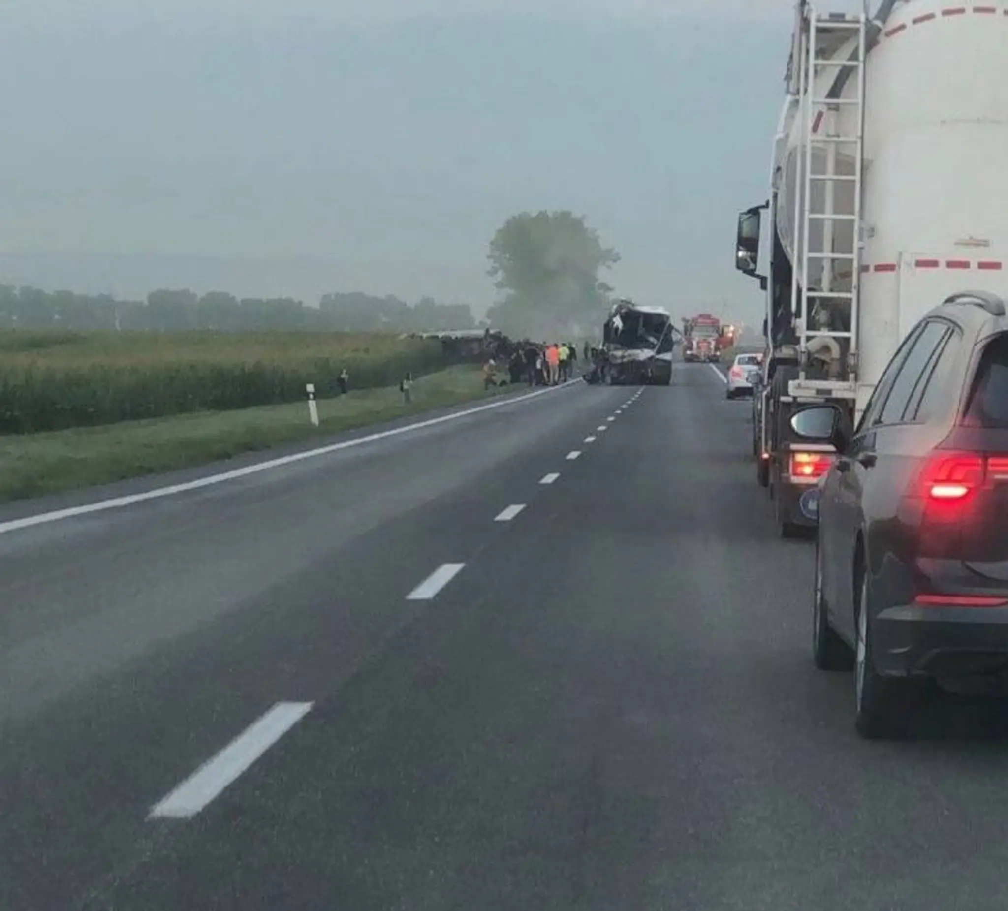 Na východe Slovenska sa zrazil autobus s kamiónom. 
