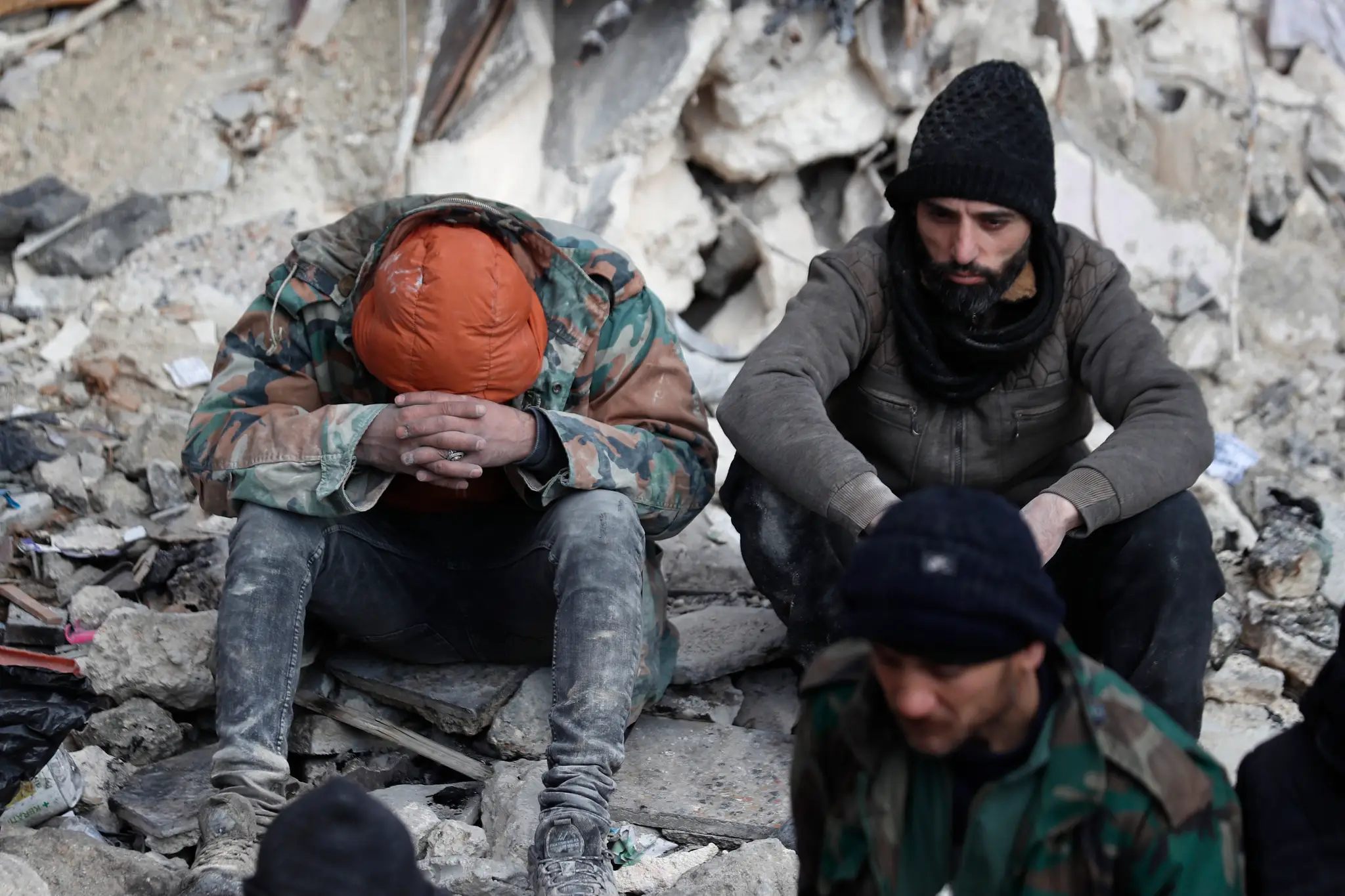 Následky ničivého zemetrasenia v sýrskom meste Aleppo.
