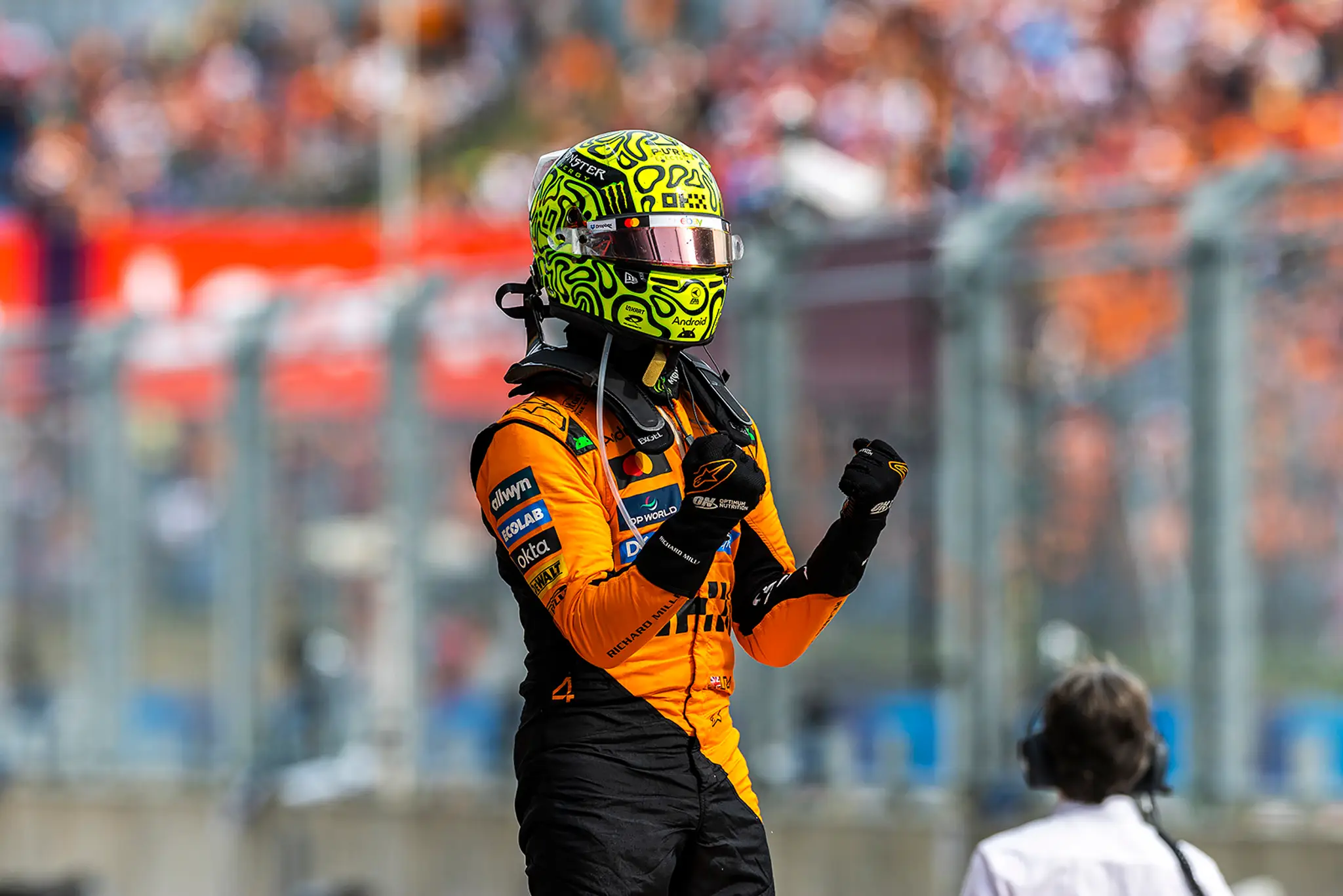 GALÉRIA: Prekvapujúcu pole position Leclerc na triumf nepremenil. V McLarene opäť vypukla nespútaná radosť