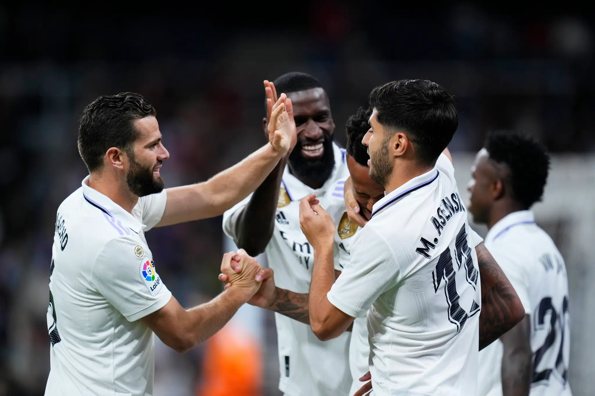 Radujúci sa hráči Realu Madrid