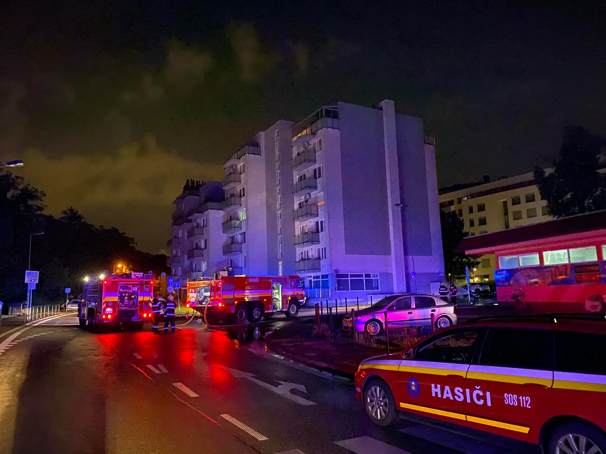 Bytový dom, v ktorom unikal plyn v bratislavskom Ružinove.