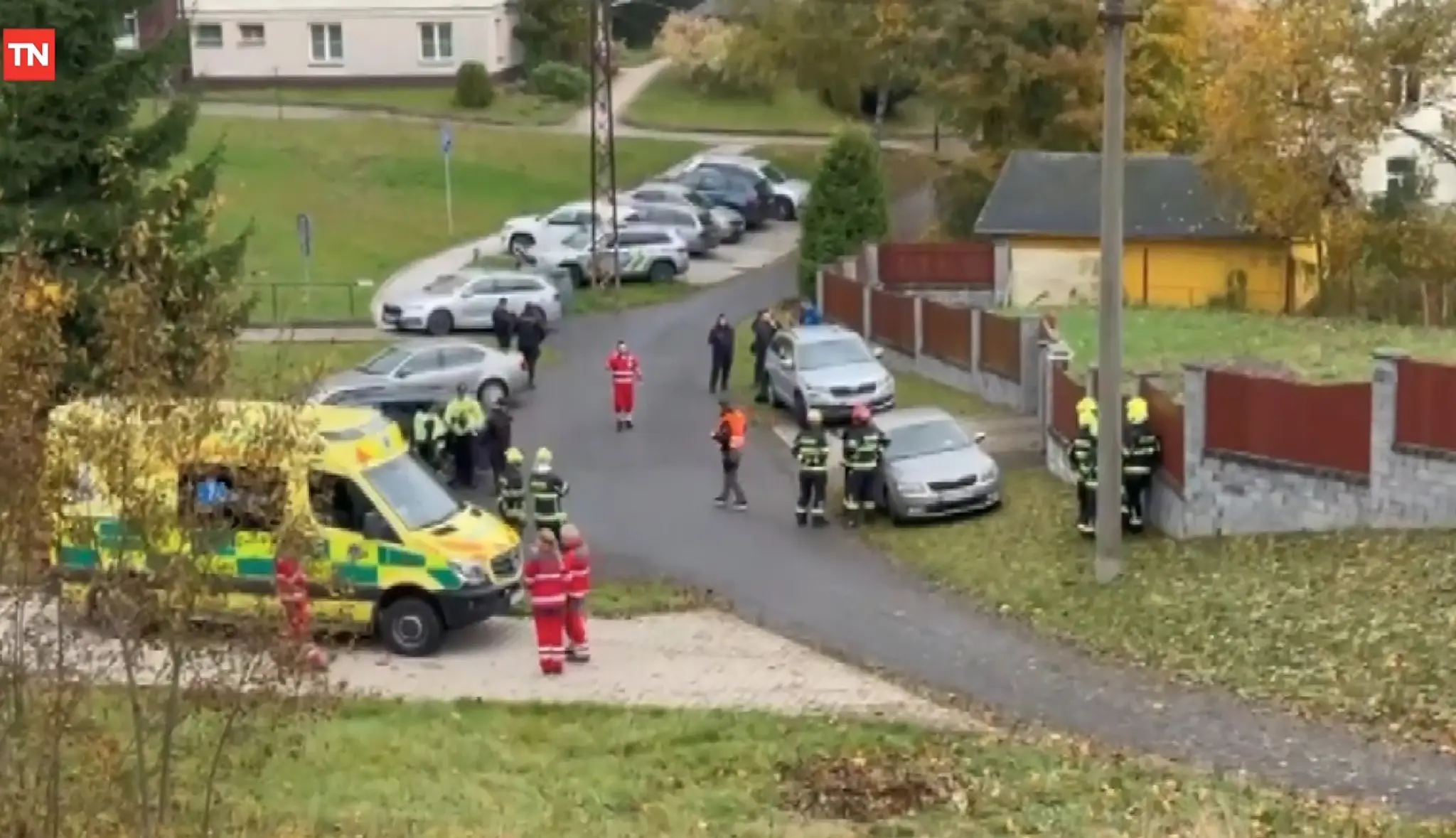 Streľba neďaleko školy v Smržovke má dve obete.