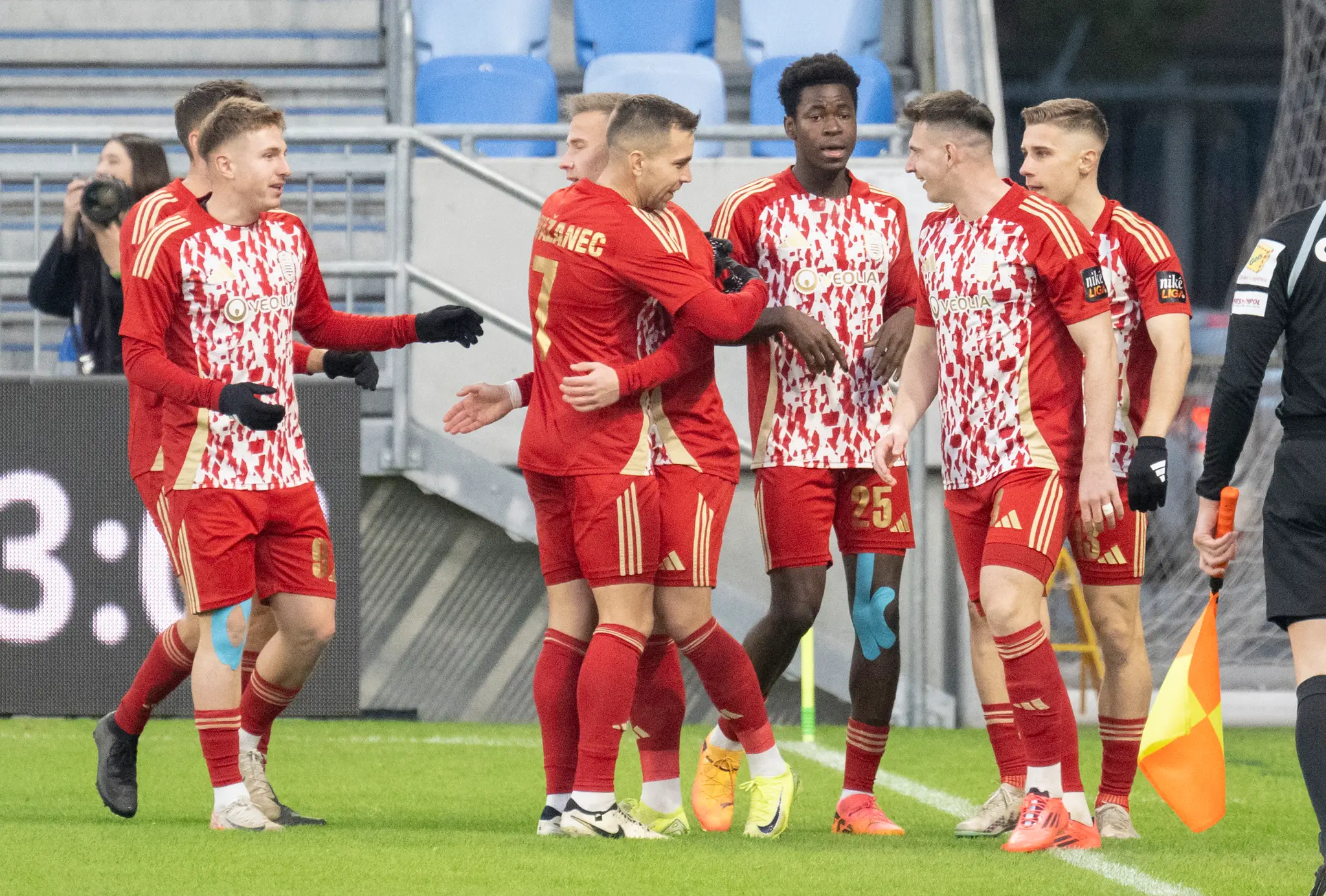 Na snímke gólová radosť futbalistov MFK Dukla Banská Bystrica.