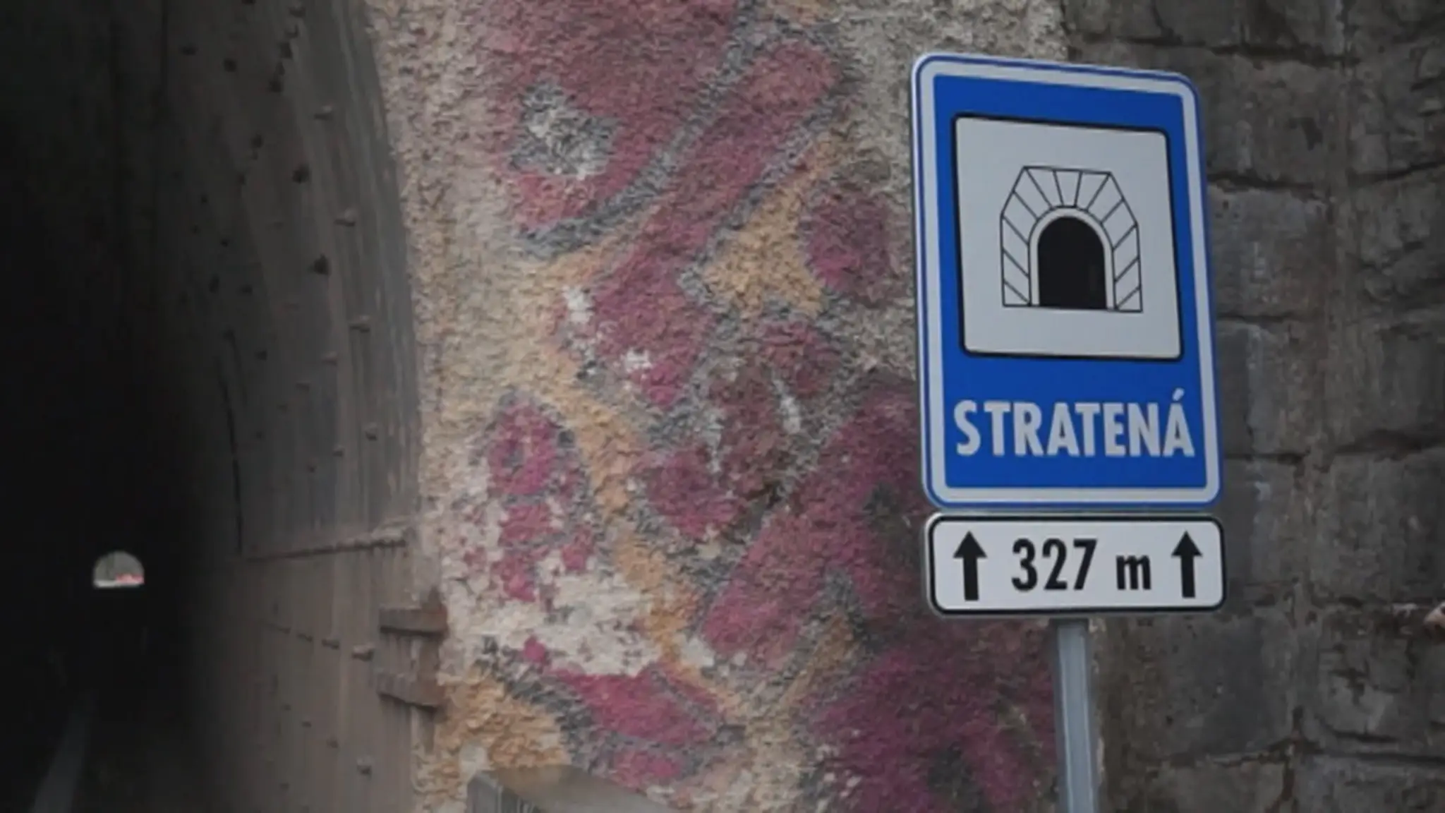 Stratenský tunel.