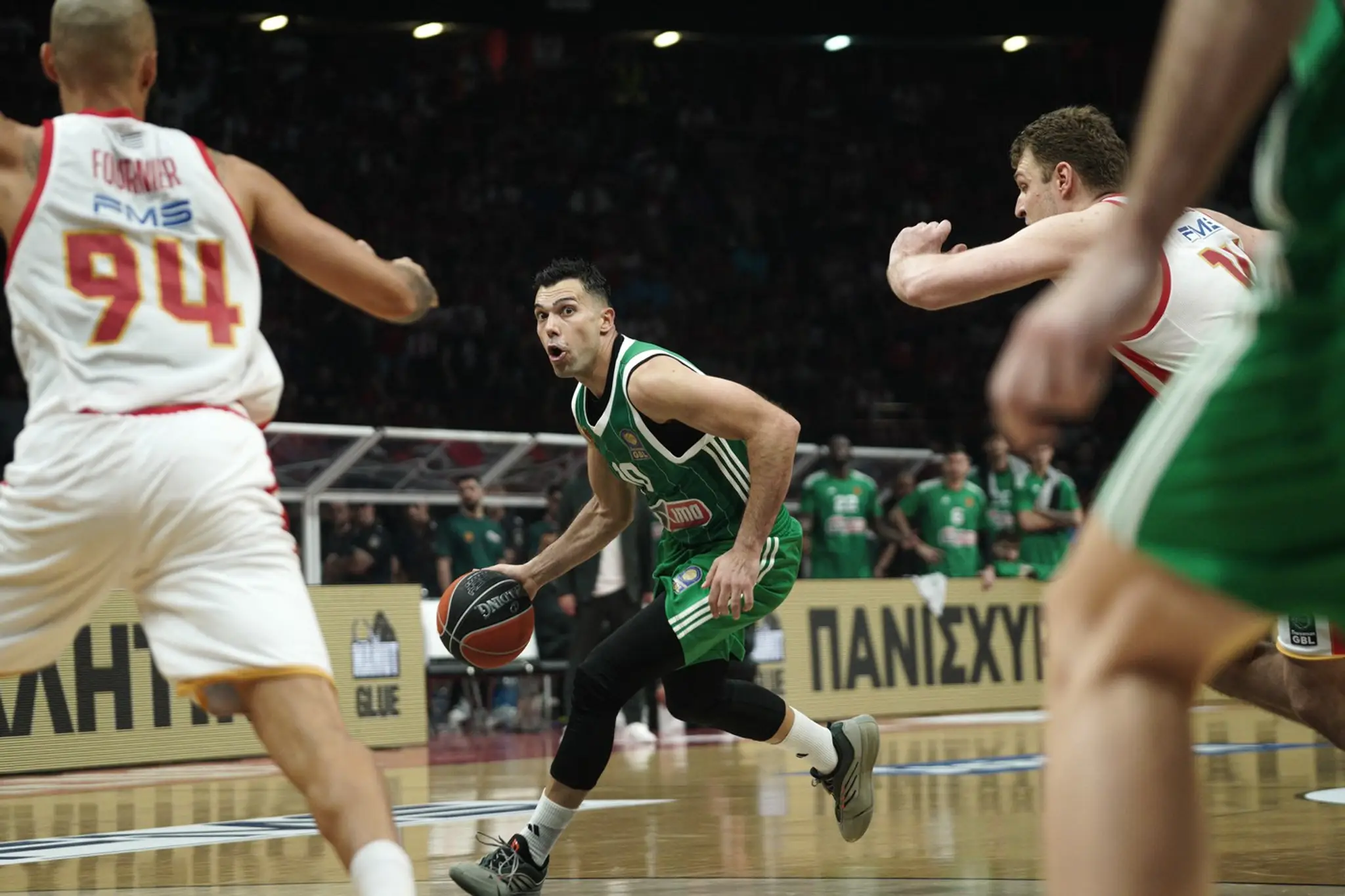 Basketbalové finále v Grécku prerušila vláda.