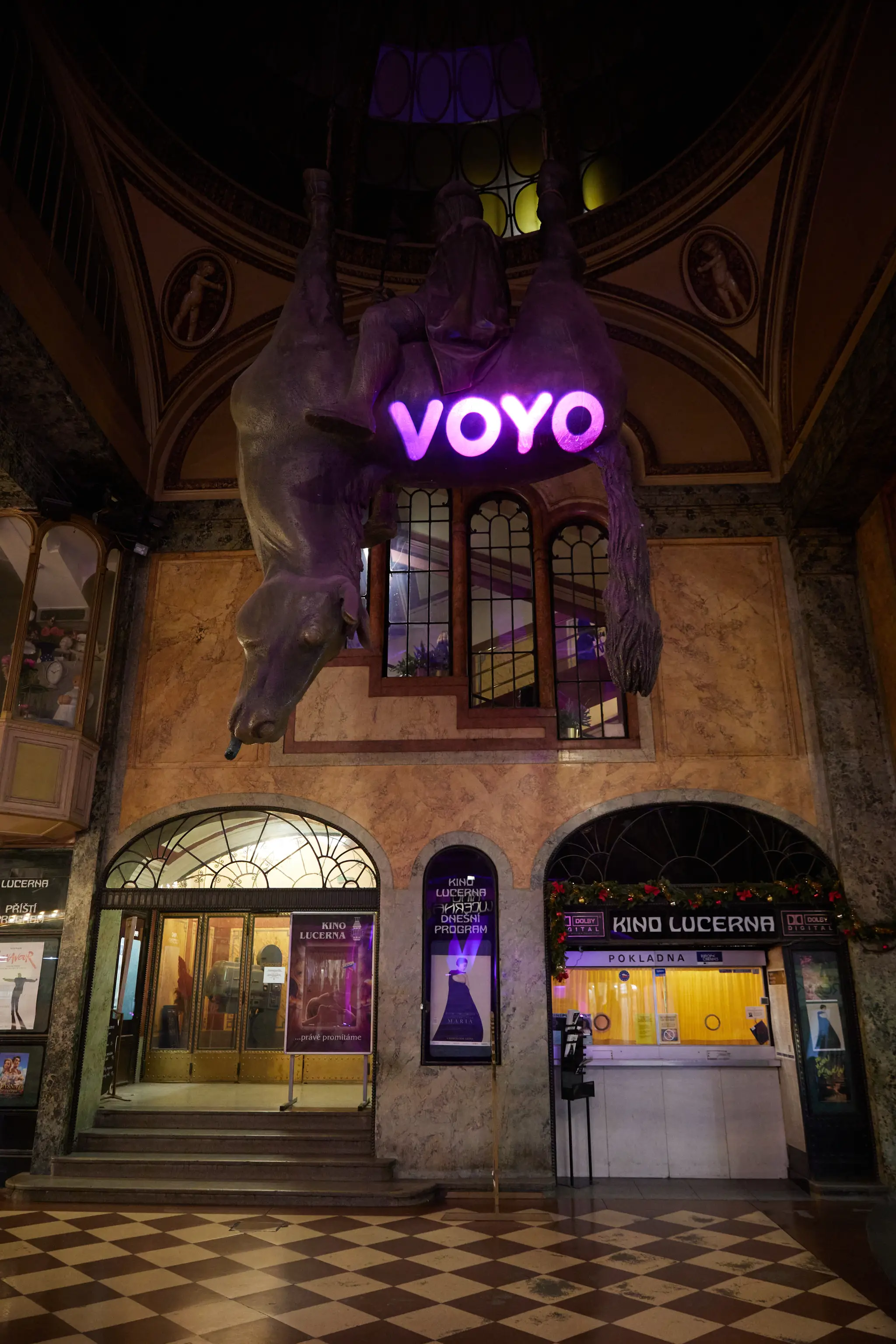 Slávnostná premiéra nového Voyo Originalu Studňa v pražskej Lucerne