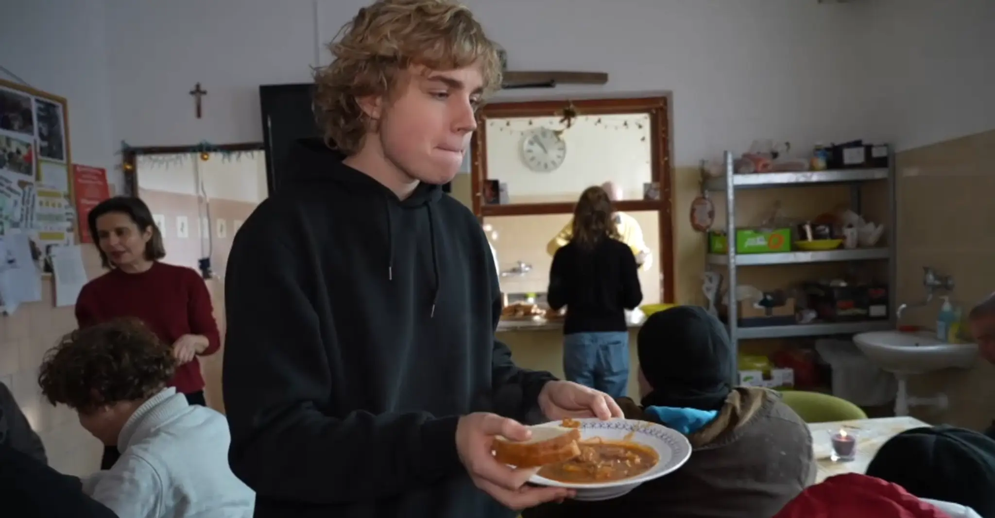 Timotej pomáha v nocľahárni v Nitre