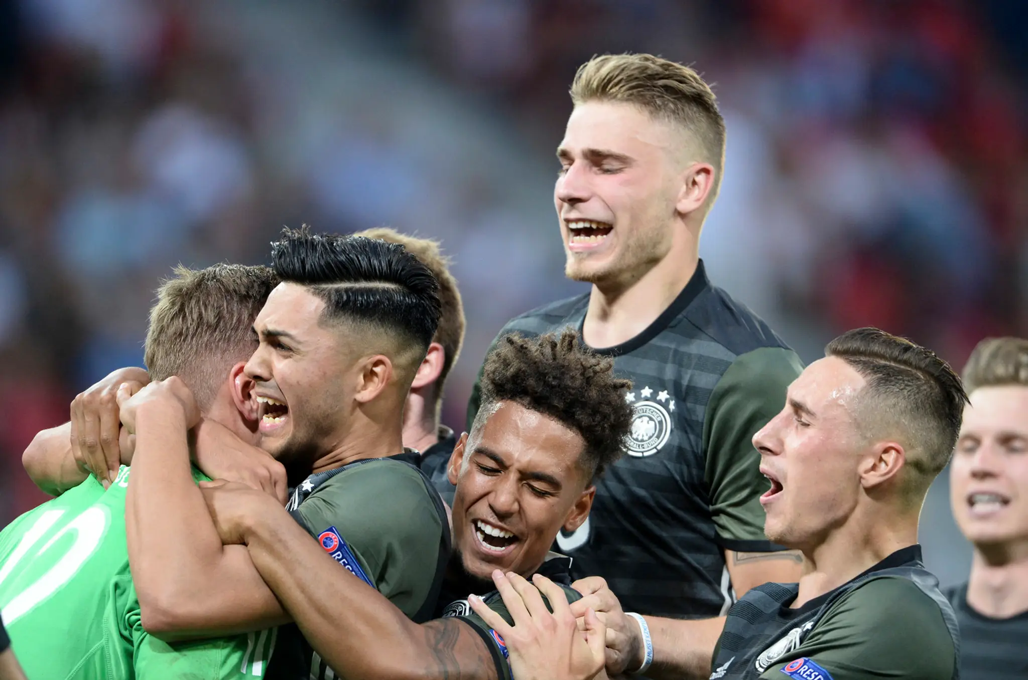Radosť nemeckých futbalistov po postupe do finále na ME 21.