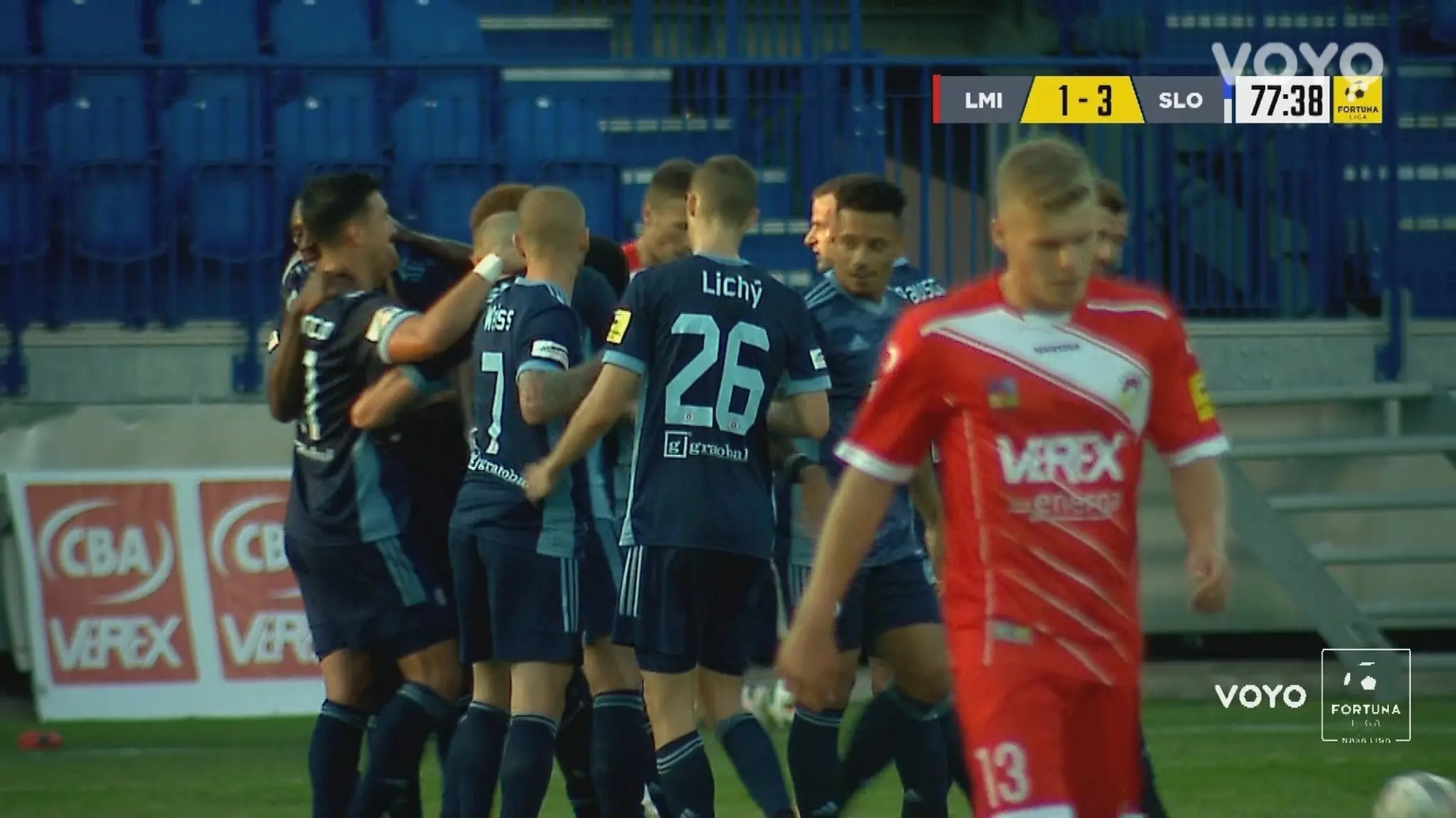 Hráči Slovana sa radujú po 3. góle do siete Liptovského Mikuláša.