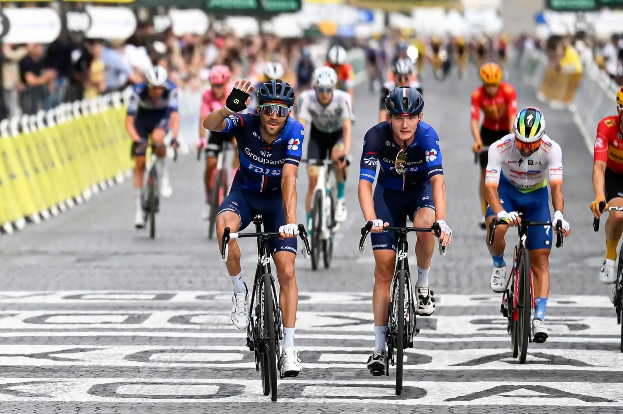 Thibaut Pinot sa lúči s Tour de France