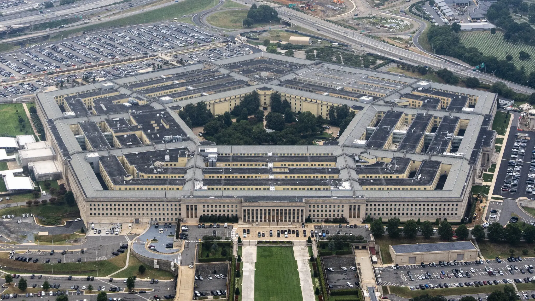 Trump premenoval Pentagón na ministerstvo vojny