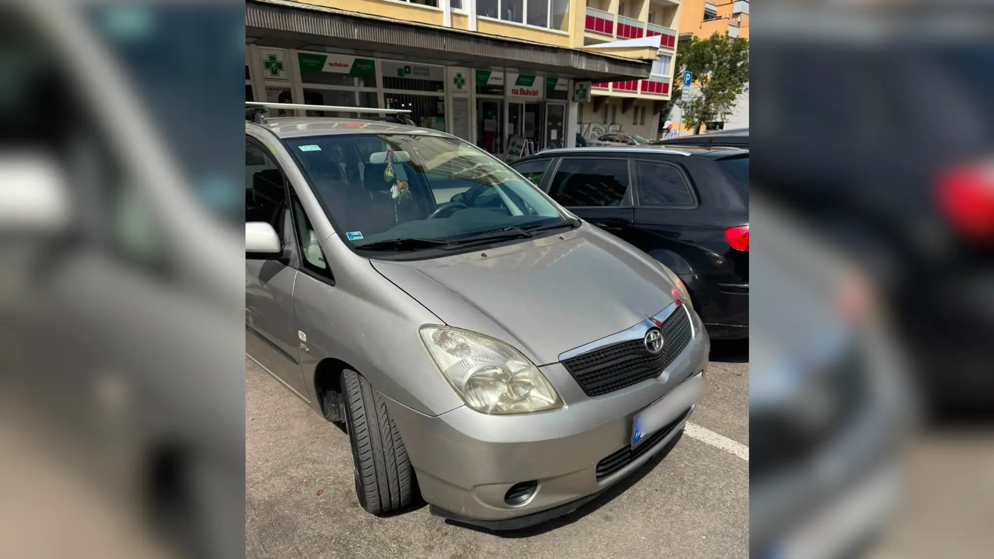 Neznámeho vodiča chcela zachrániť pred pokutou.